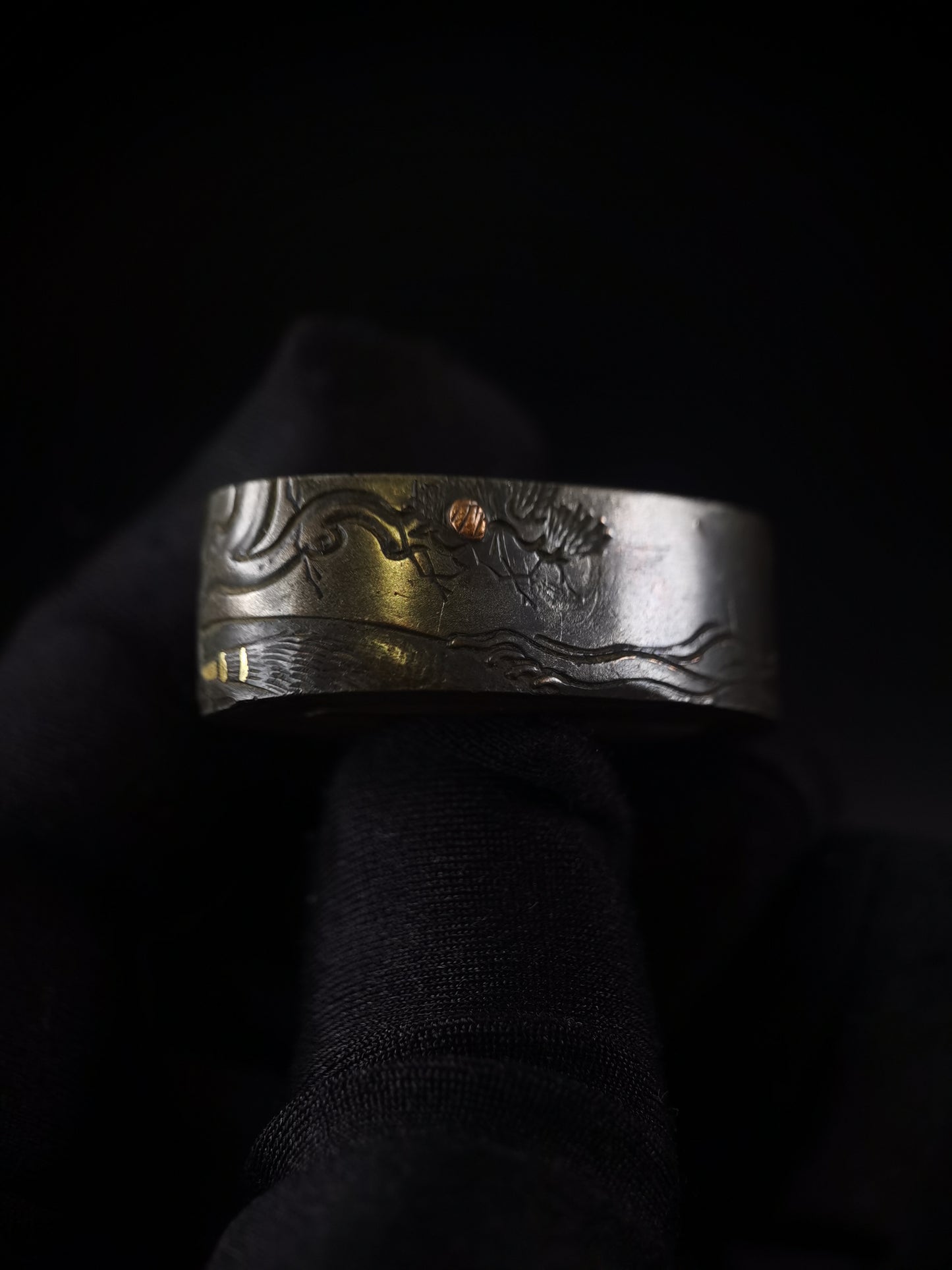 Japanese Pine Tree Pattern Pattern Single Fuchi for Katana Wakziashi Edo Period Antique F166