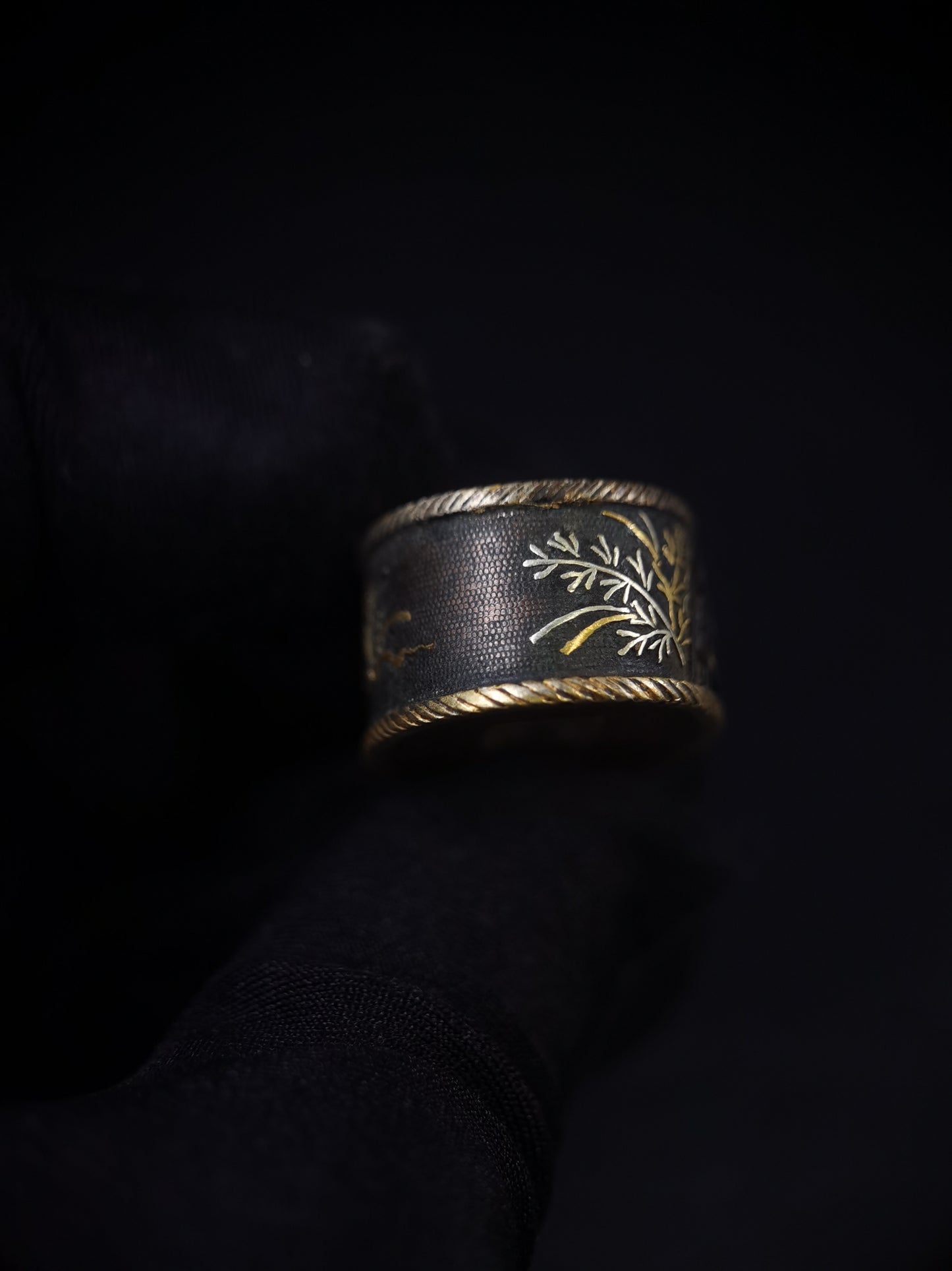 Japanese Water Wheel Pattern Pattern Single Fuchi for Katana Wakziashi Edo Period Antique F168