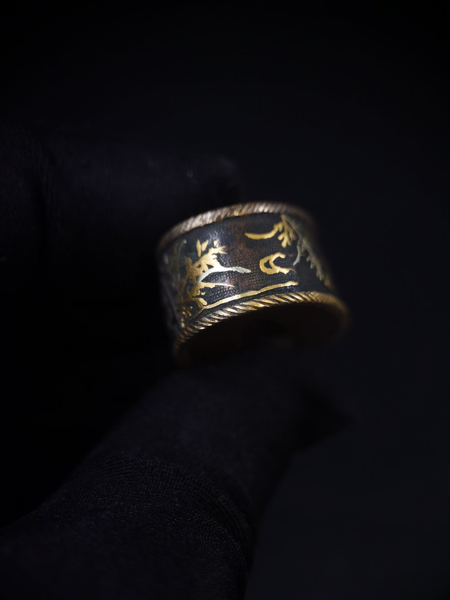 Japanese Water Wheel Pattern Pattern Single Fuchi for Katana Wakziashi Edo Period Antique F168
