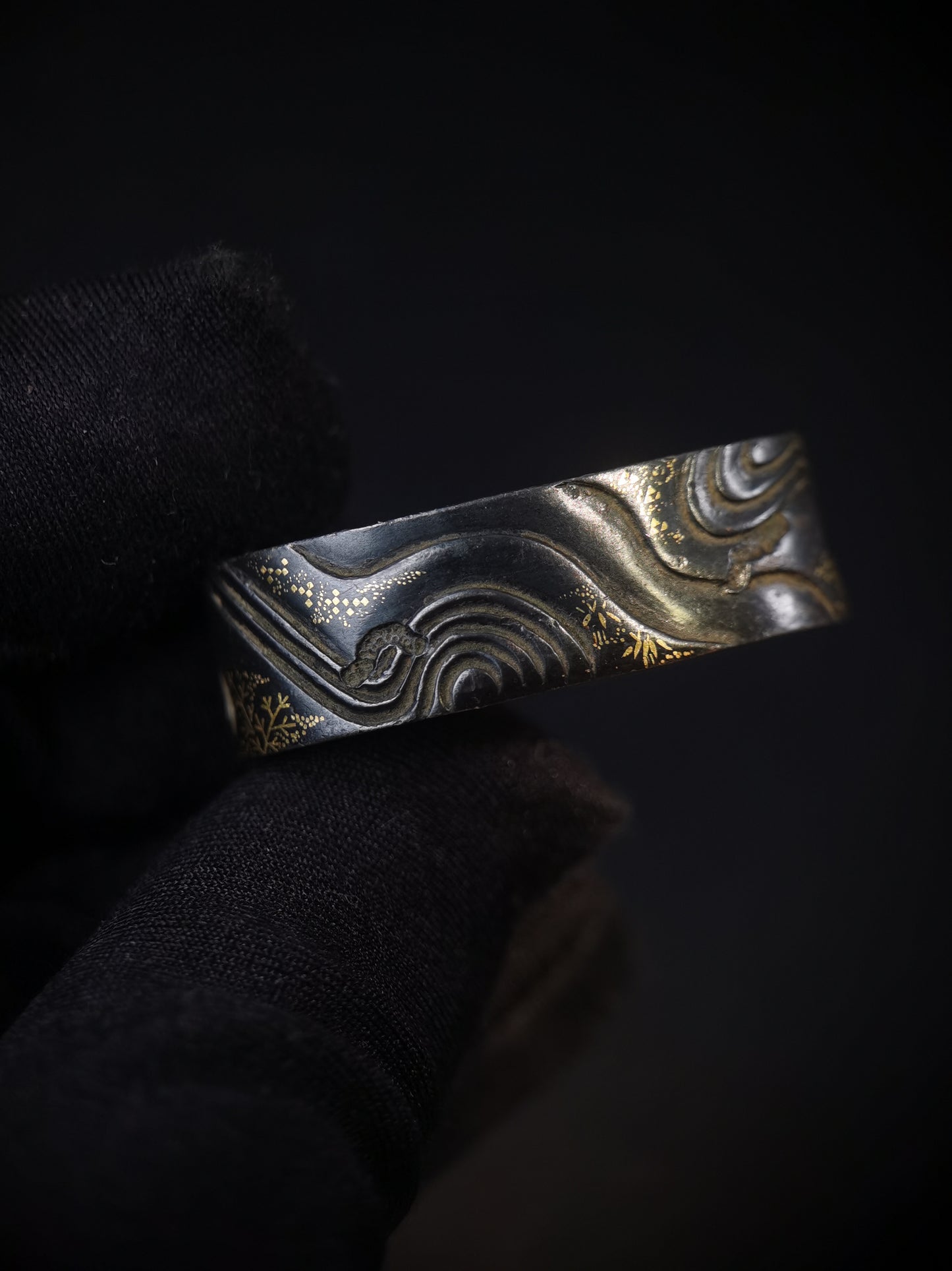 Japanese Wood grain Pattern Pattern Single Fuchi for Katana Wakziashi Edo Period Antique F169