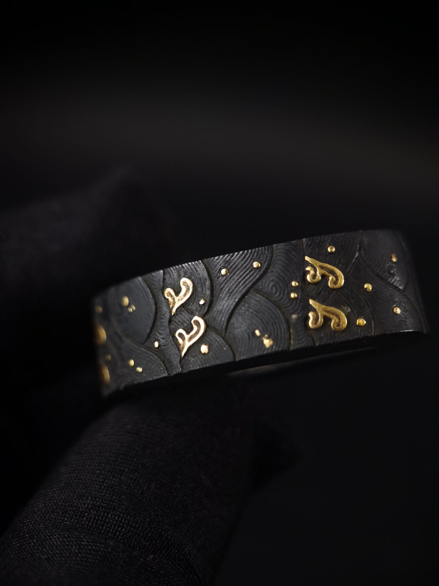 Japanese Wave Pattern Pattern Single Fuchi for Katana Wakziashi Edo Period Antique F171