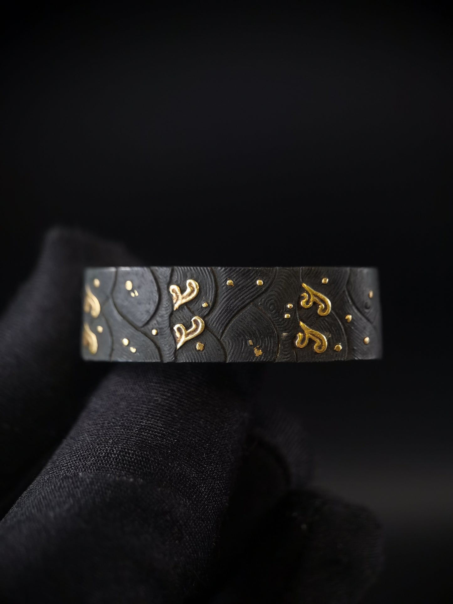 Japanese Wave Pattern Pattern Single Fuchi for Katana Wakziashi Edo Period Antique F171