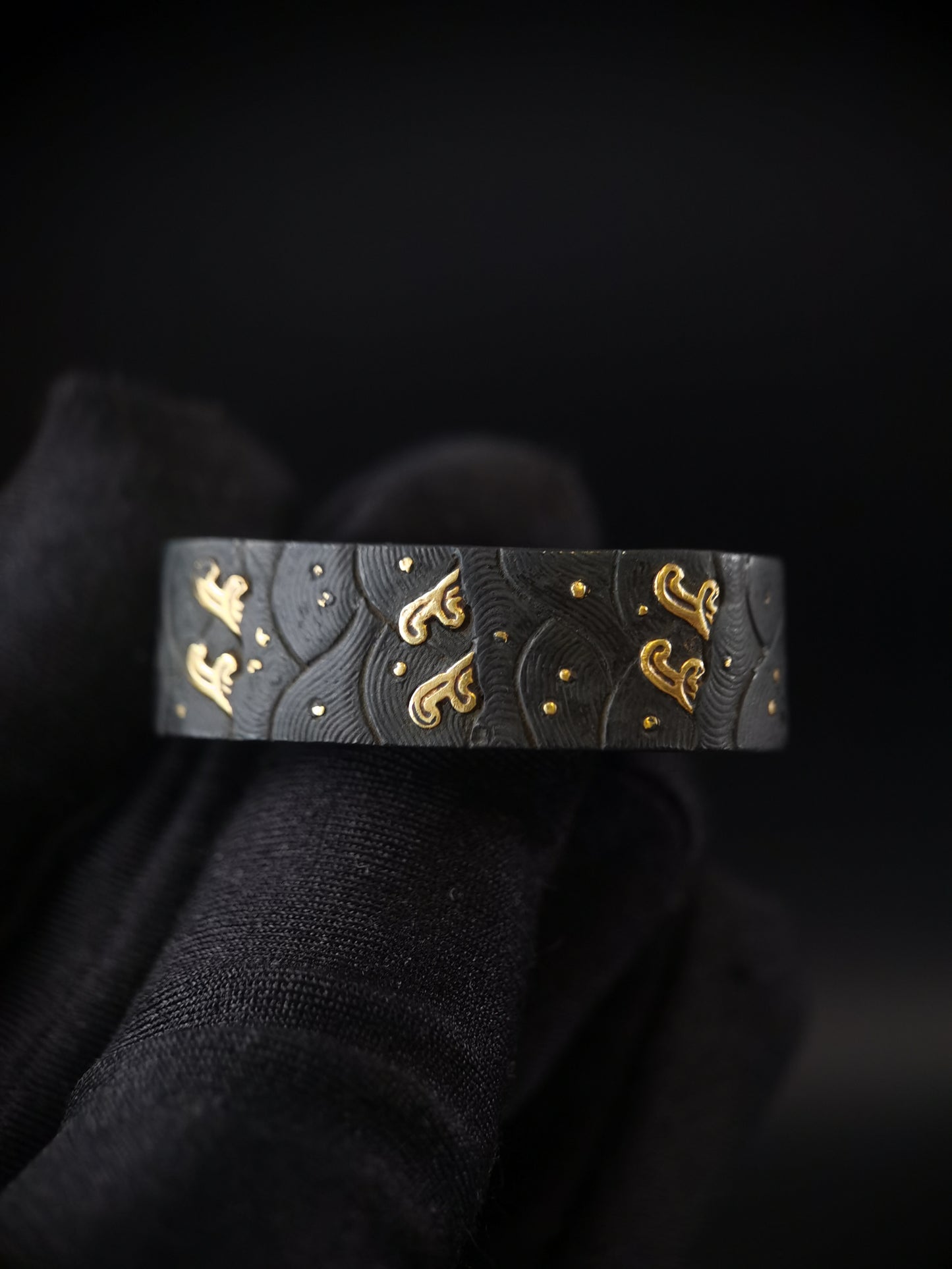 Japanese Wave Pattern Pattern Single Fuchi for Katana Wakziashi Edo Period Antique F171