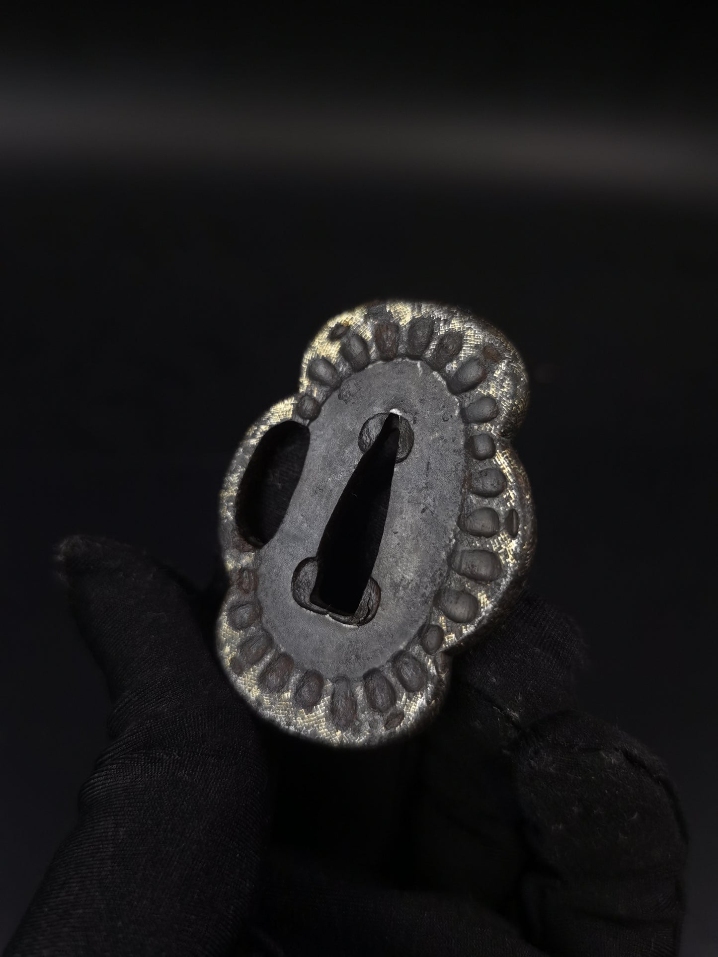 Japanese Antique Plain Tsuba for Tanto Edo Period A261