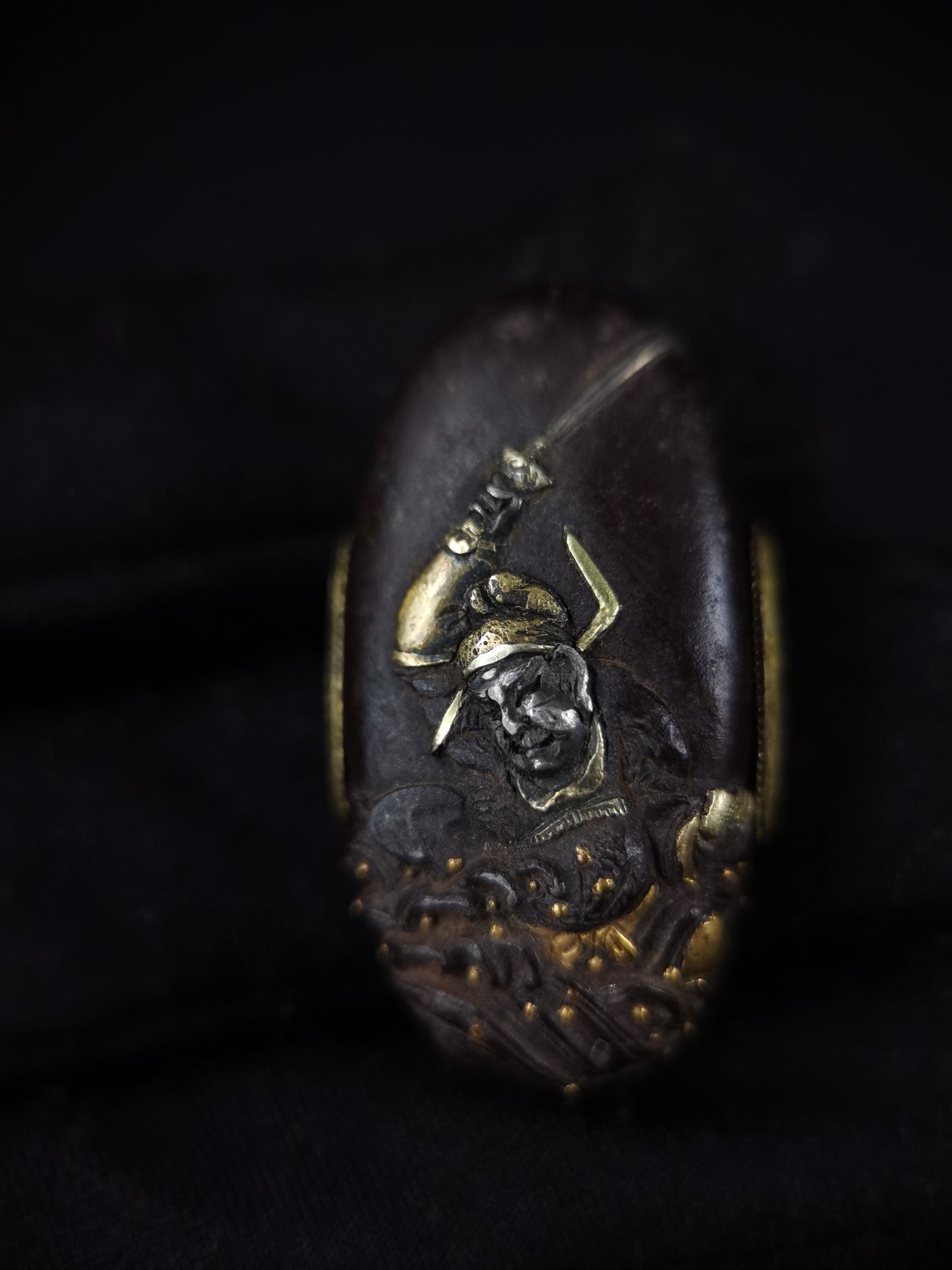 Japanese Zhang Liang on Yi Bridge Fuchi Kashira for Katana and Wakziashi Edo Period Antique B120