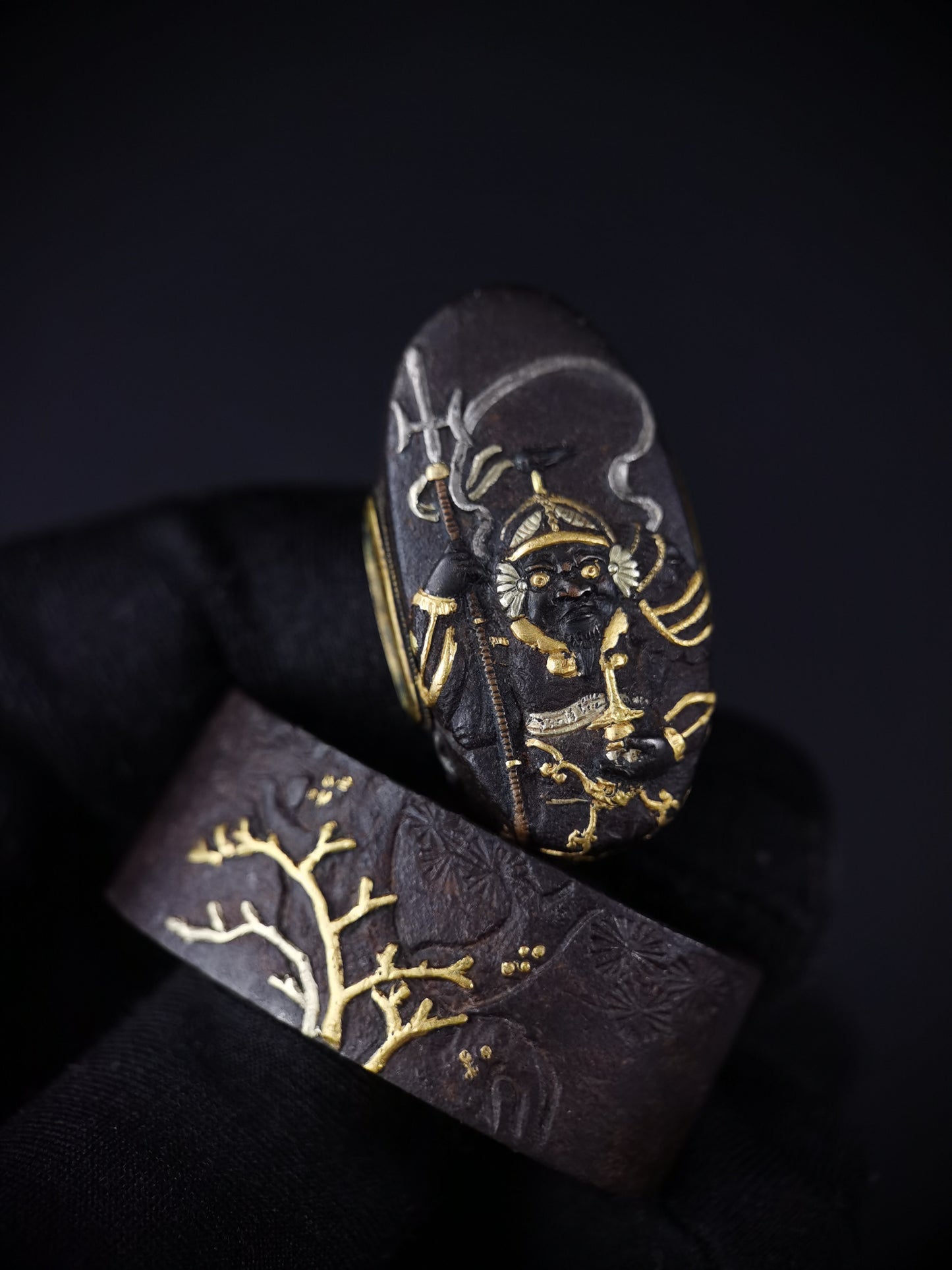 Japanese Bishamonten Pattern Fuchi Kashira for Katana and Wakziashi Edo Period Antique B121
