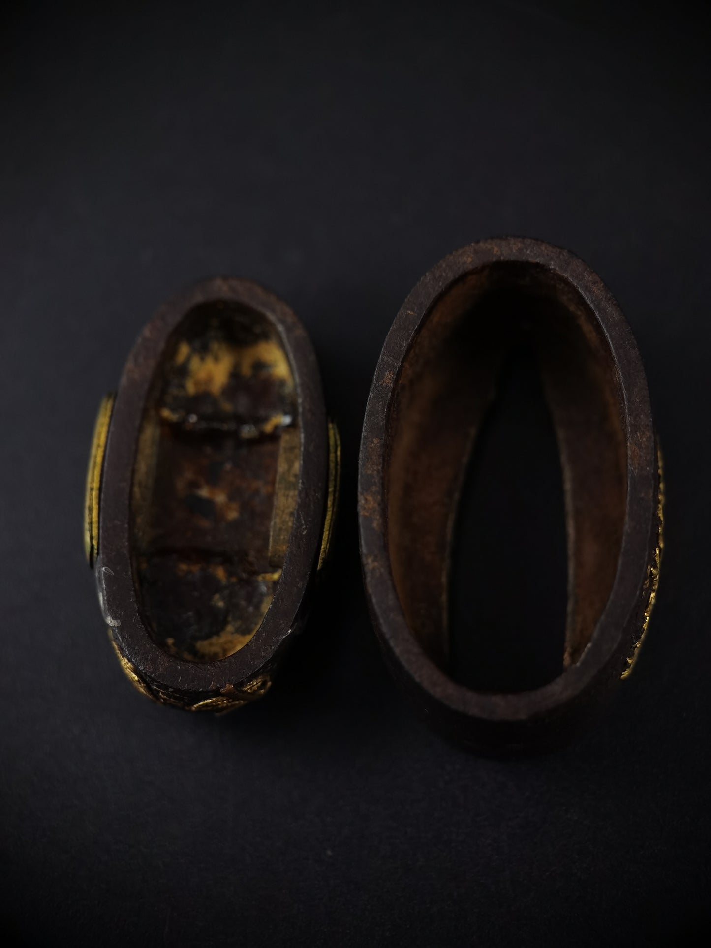 Japanese Bishamonten Pattern Fuchi Kashira for Katana and Wakziashi Edo Period Antique B121