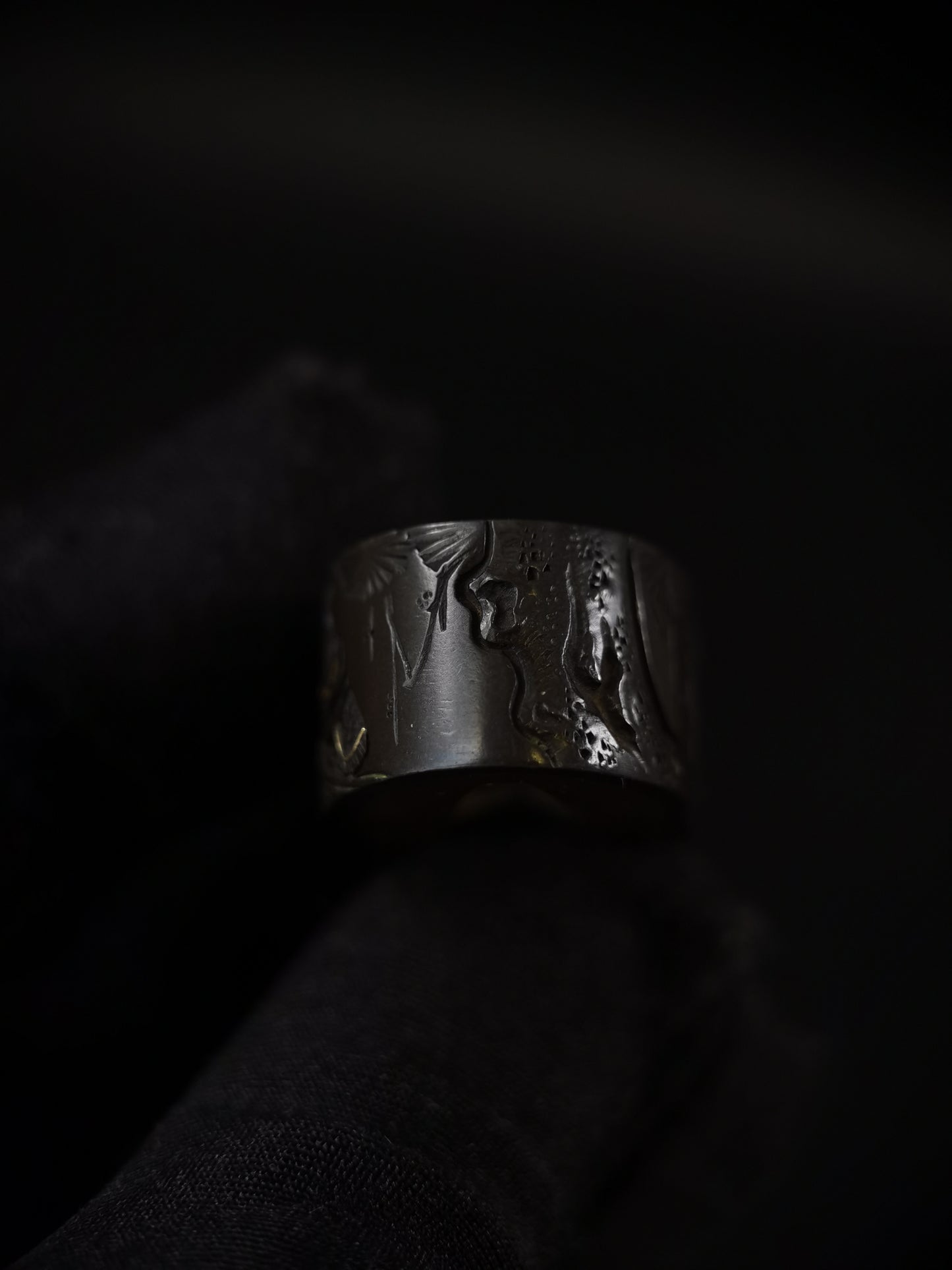 Japanese The Passing of Zhang Fei Fuchi Kashira for Katana and Wakziashi Edo Period Antique B124