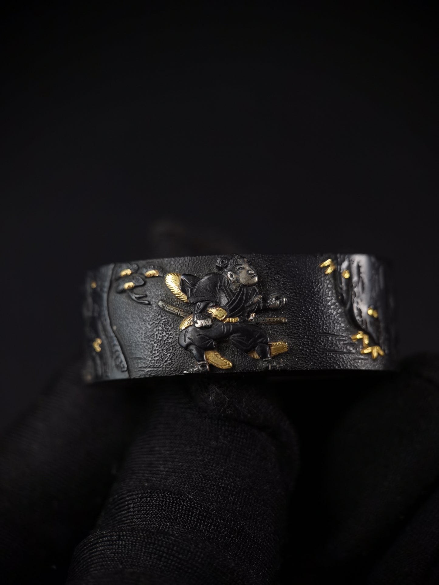 Japanese Yoshitsune and Benkei Fuchi & Kashira for Katana Wakziashi Edo Period Antique B127