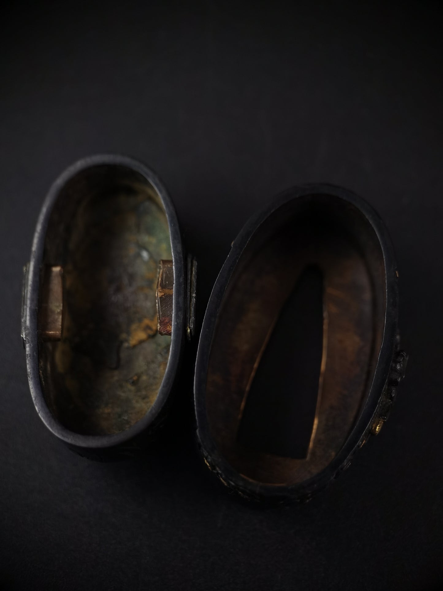 Japanese Yoshitsune and Benkei Fuchi & Kashira for Katana Wakziashi Edo Period Antique B127