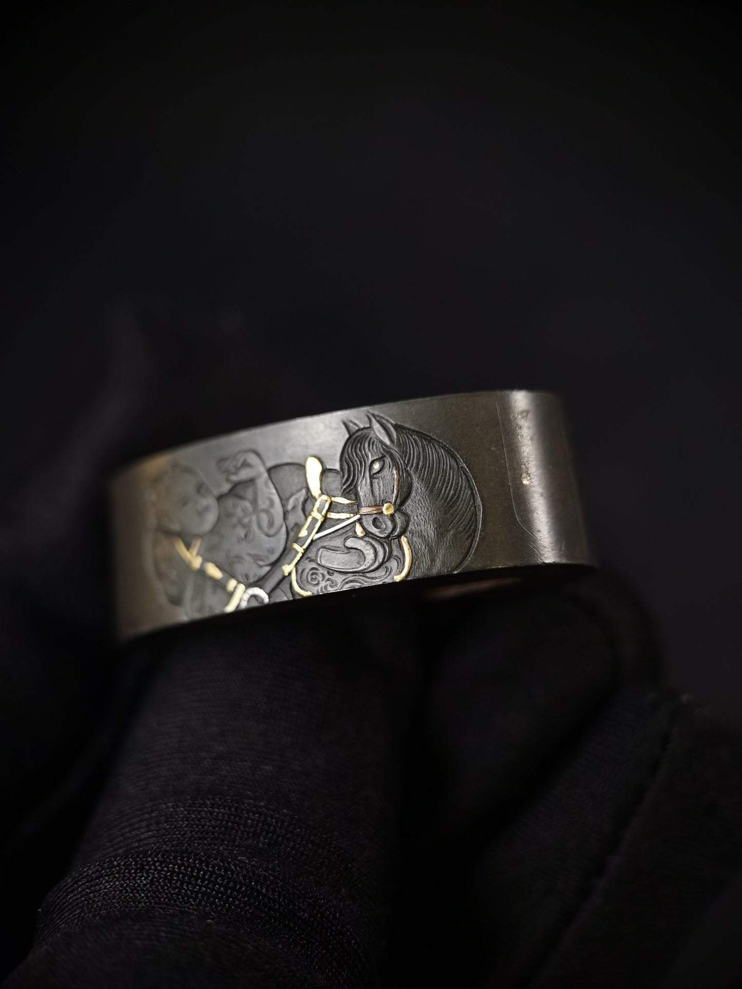 Japanese Samurai Figure Pattern Single Fuchi for Katana Wakziashi Edo Period Antique F186