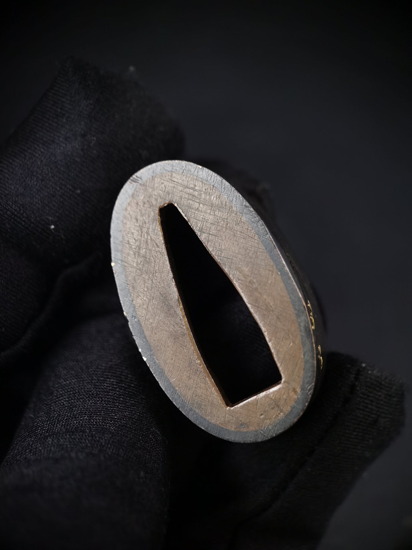 Japanese Samurai Figure Pattern Single Fuchi for Katana Wakziashi Edo Period Antique F186