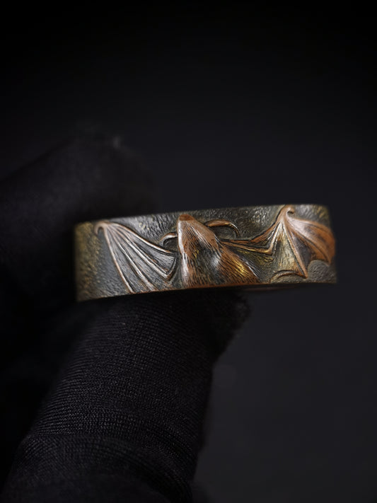 Japanese Bat Pattern Single Fuchi for Katana Wakziashi Edo Period Antique F189
