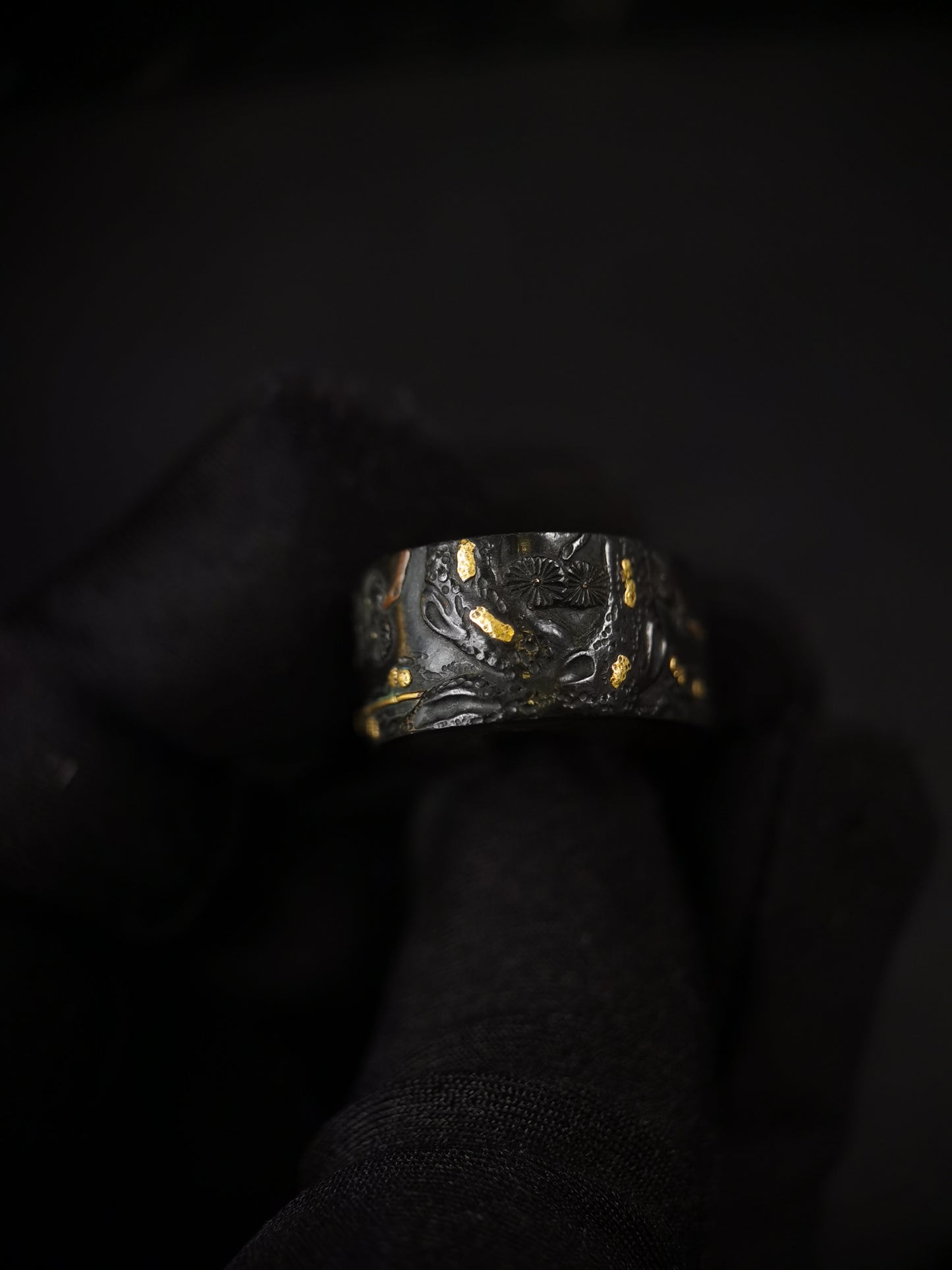 Japanese Pine Tree and Broom Pattern Single Fuchi for Katana Wakziashi Edo Period Antique F187
