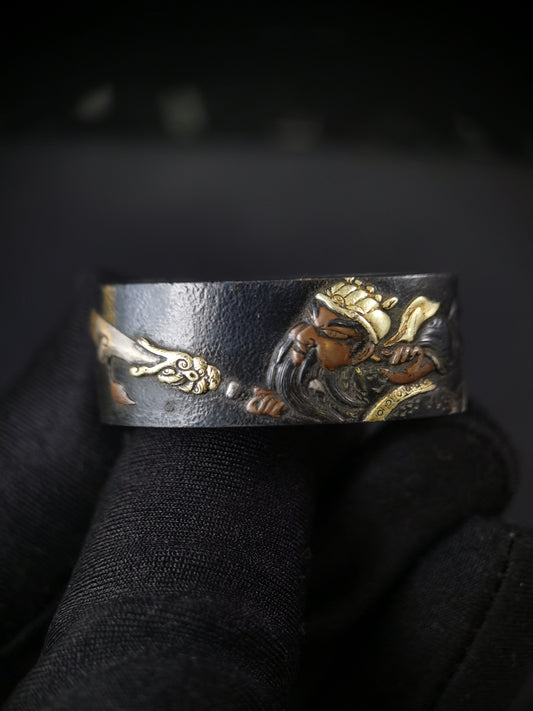 Japanese Three Kingdoms Guan Yu Figure Pattern Single Fuchi for Katana Wakziashi Edo Period Antique F190