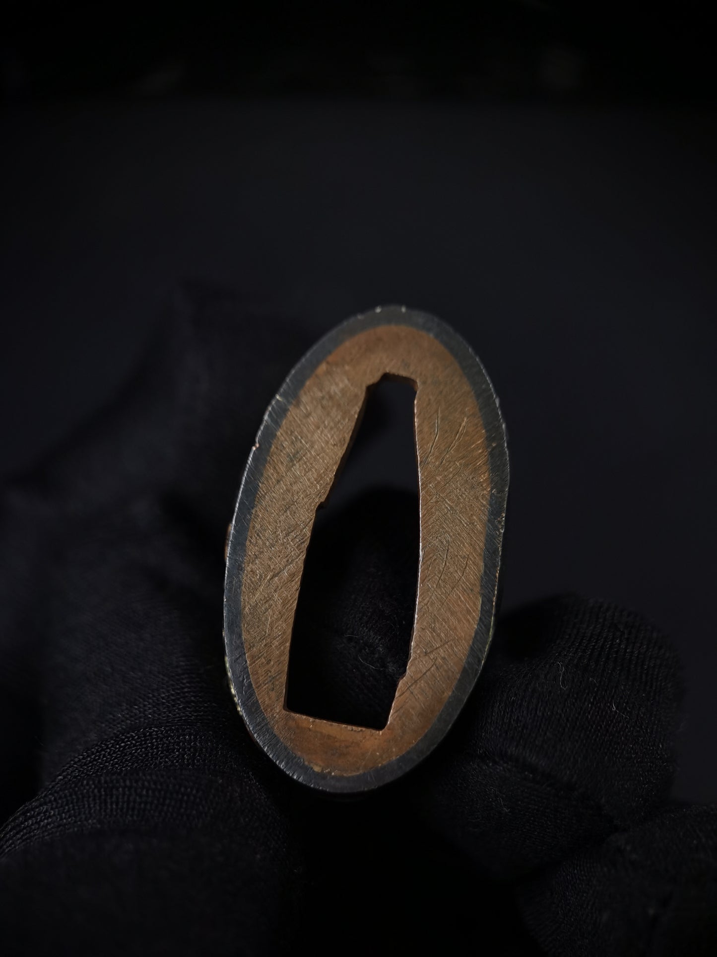 Japanese Three Kingdoms Guan Yu Figure Pattern Single Fuchi for Katana Wakziashi Edo Period Antique F190