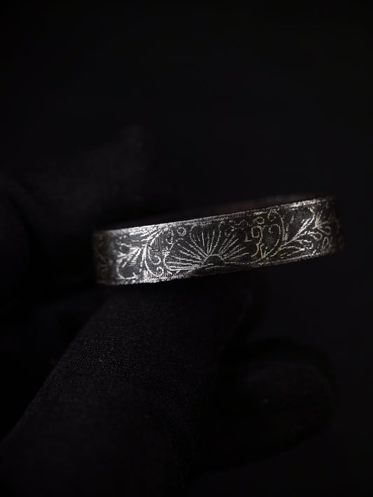 Japanese Flora and Foliage Pattern Single Fuchi for Katana Wakziashi Edo Period Antique F195