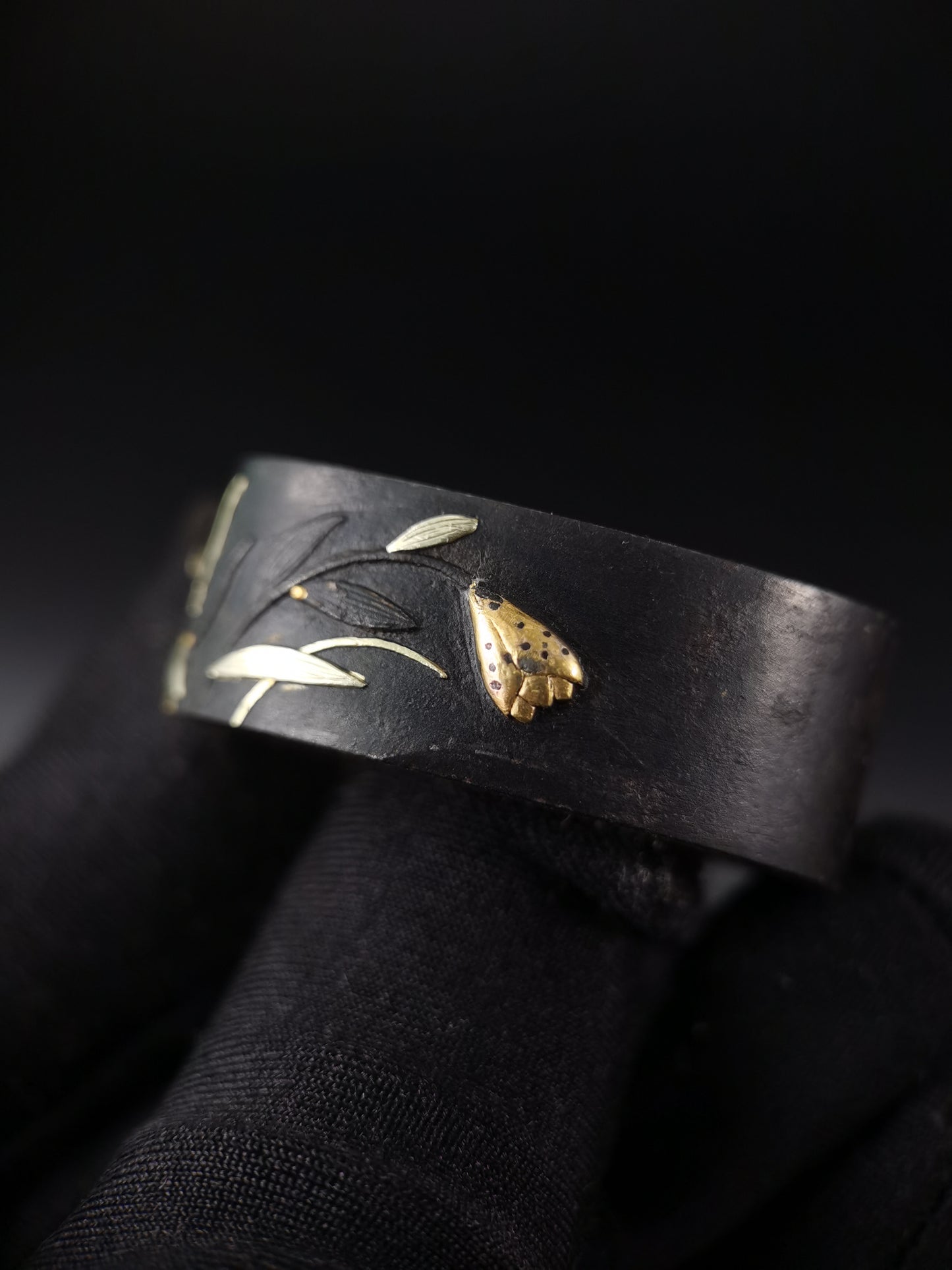 Japanese Lily Pattern Fuchi & Kashira for Katana Edo Period Antique B154