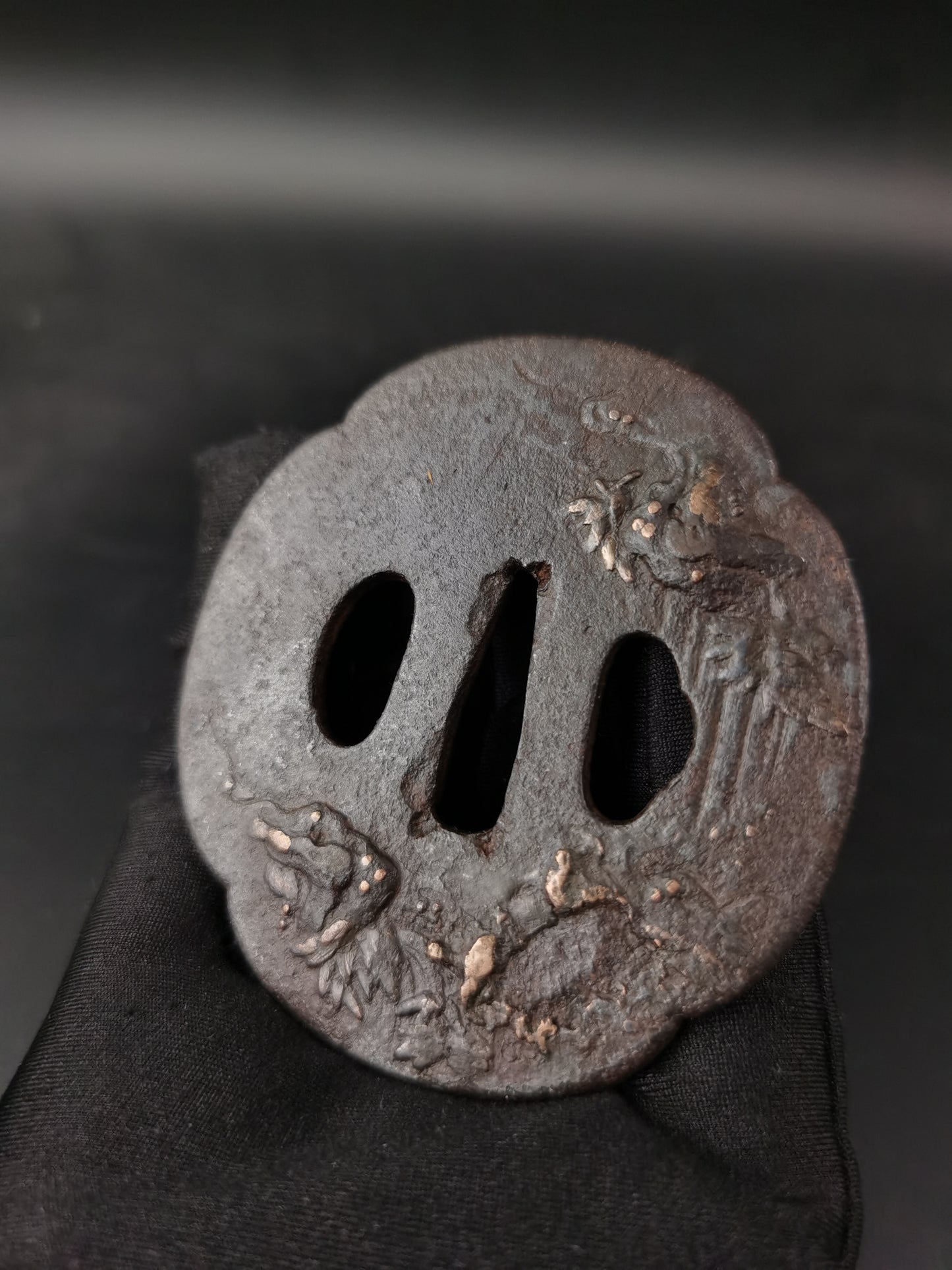 Japanese Two iron Tsuba for Wakziashi Special Offer Edo Period Antique A272