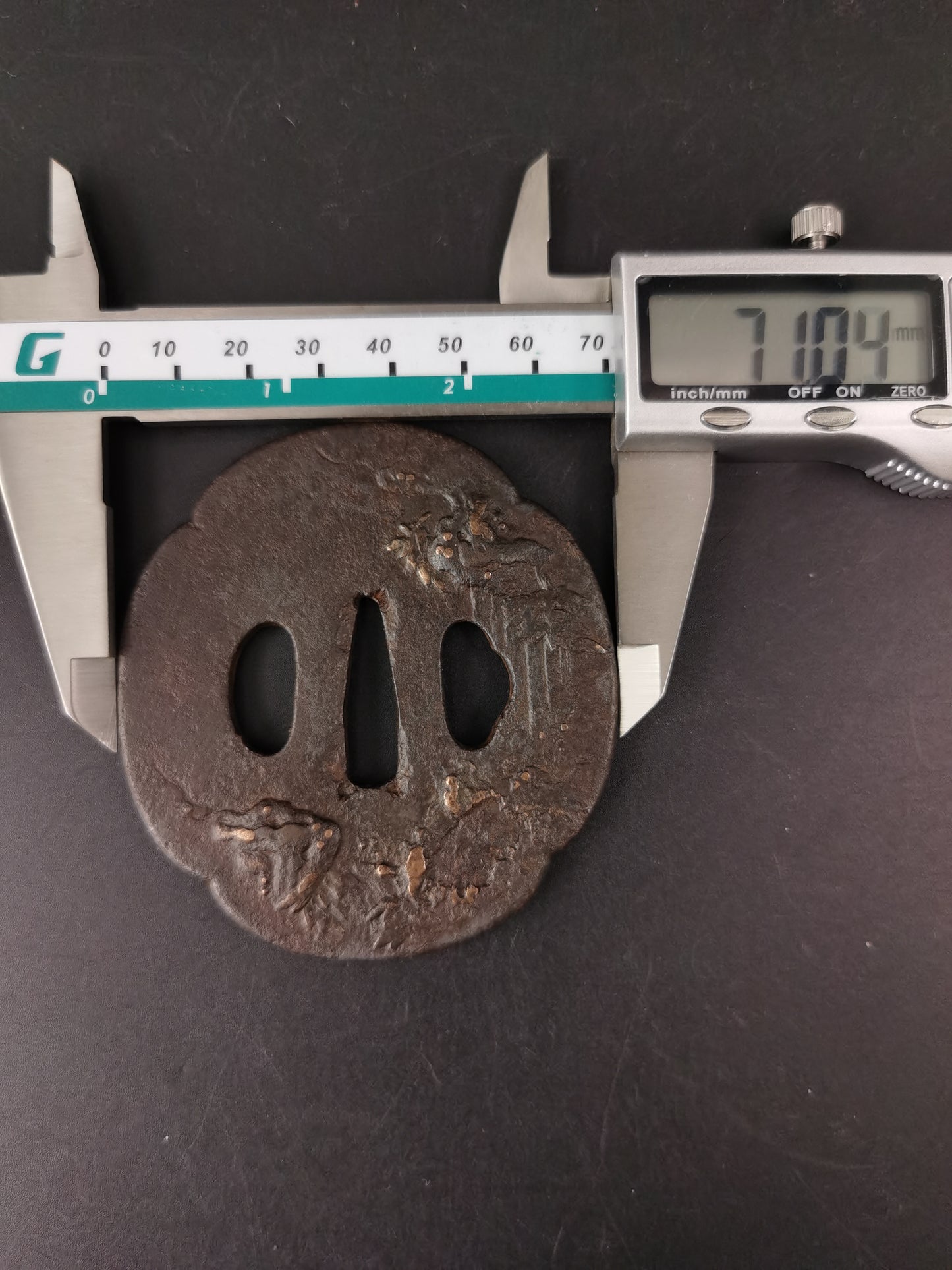 Japanese Two iron Tsuba for Wakziashi Special Offer Edo Period Antique A272