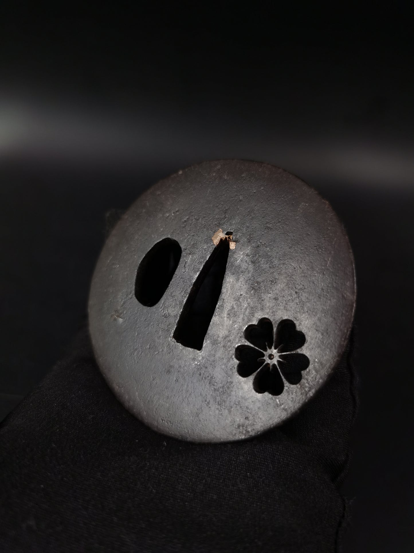 Japanese Cherry blossom Pattern Tsuba for Wakziashi Edo Period Antique A276