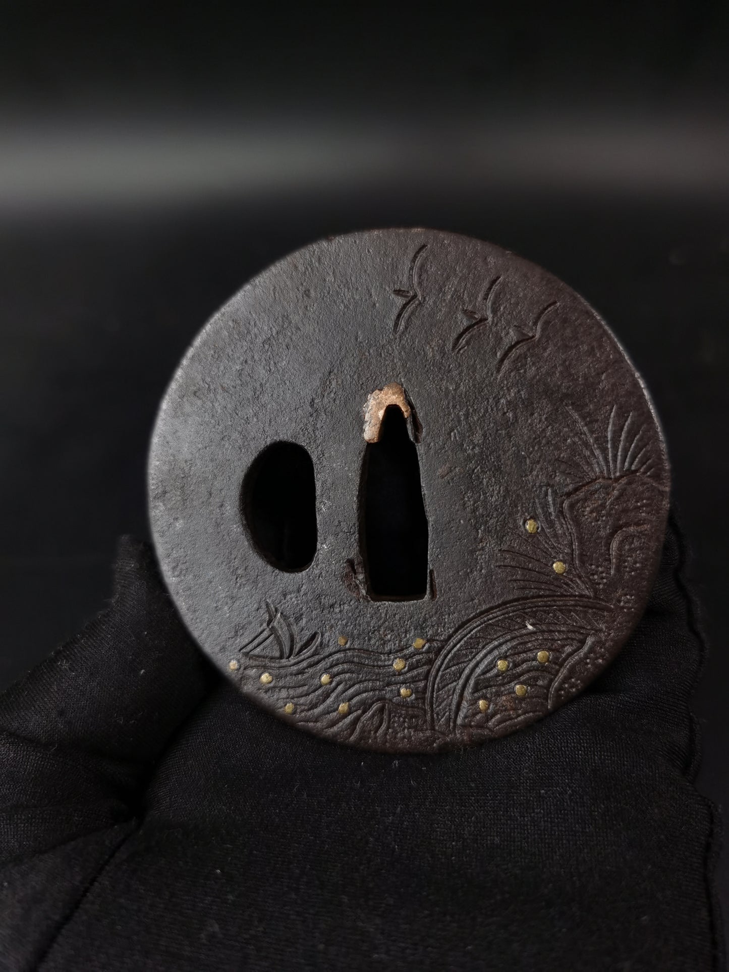 Japanese Cherry blossom and scenery Tsuba for Wakziashi Edo Period Antique A277