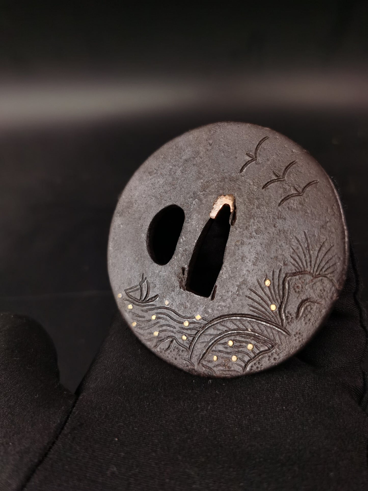Japanese Cherry blossom and scenery Tsuba for Wakziashi Edo Period Antique A277