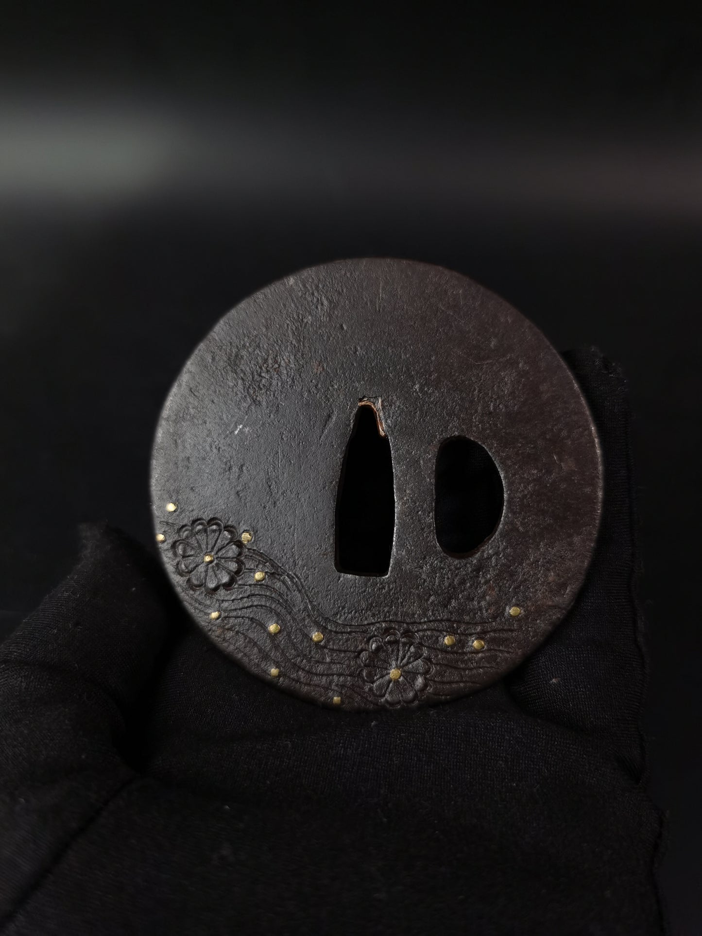 Japanese Cherry blossom and scenery Tsuba for Wakziashi Edo Period Antique A277