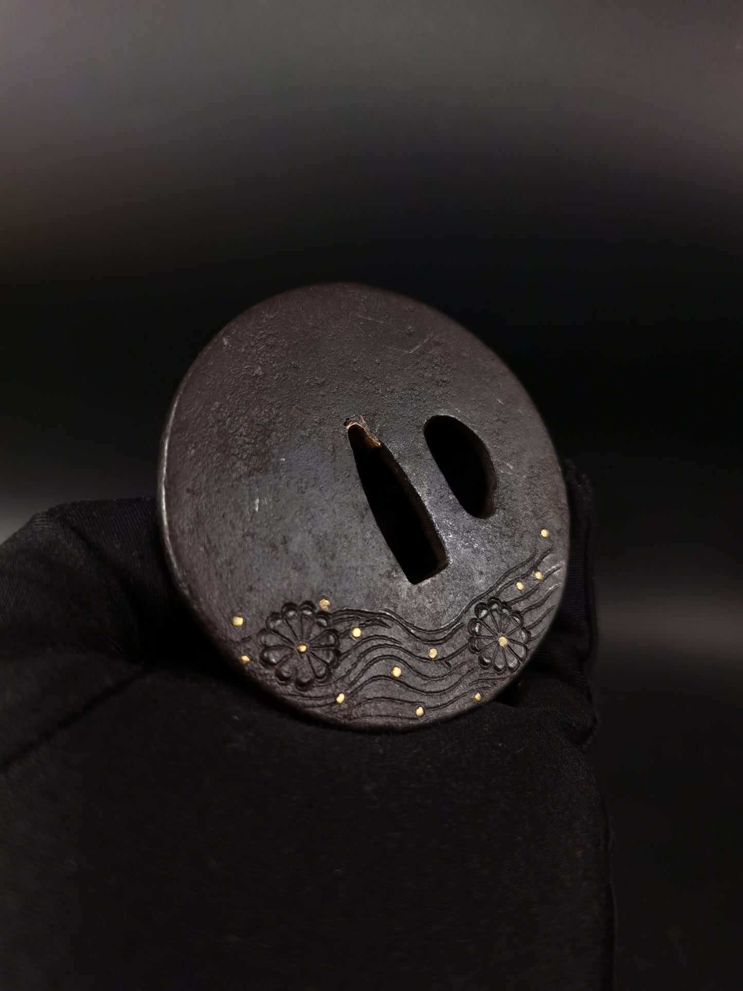 Japanese Cherry blossom and scenery Tsuba for Wakziashi Edo Period Antique A277