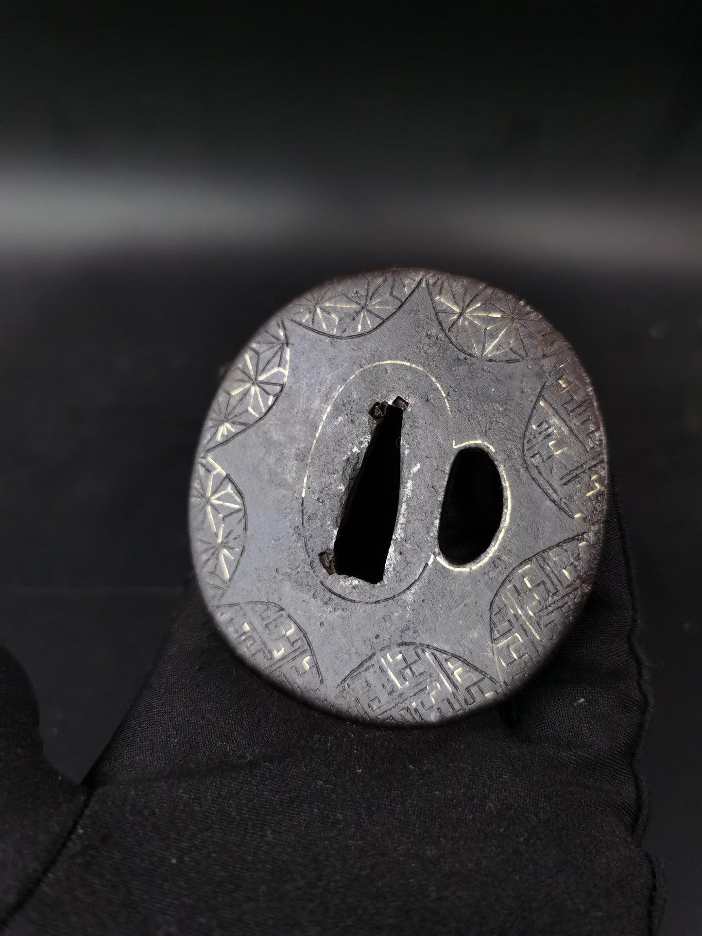 Japanese Floral pattern Tsuba for Wakziashi Edo Period Antique A279