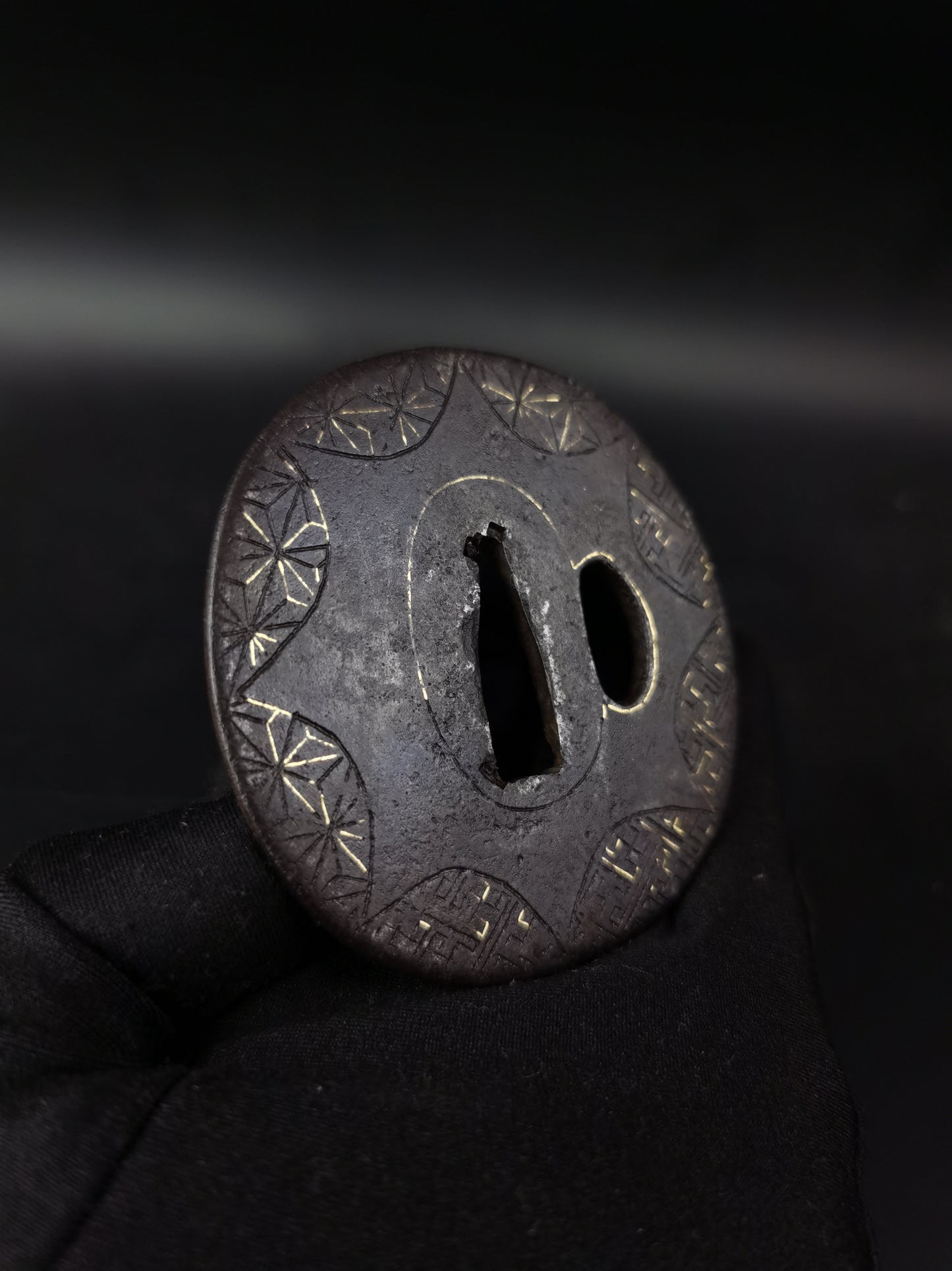 Japanese Floral pattern Tsuba for Wakziashi Edo Period Antique A279