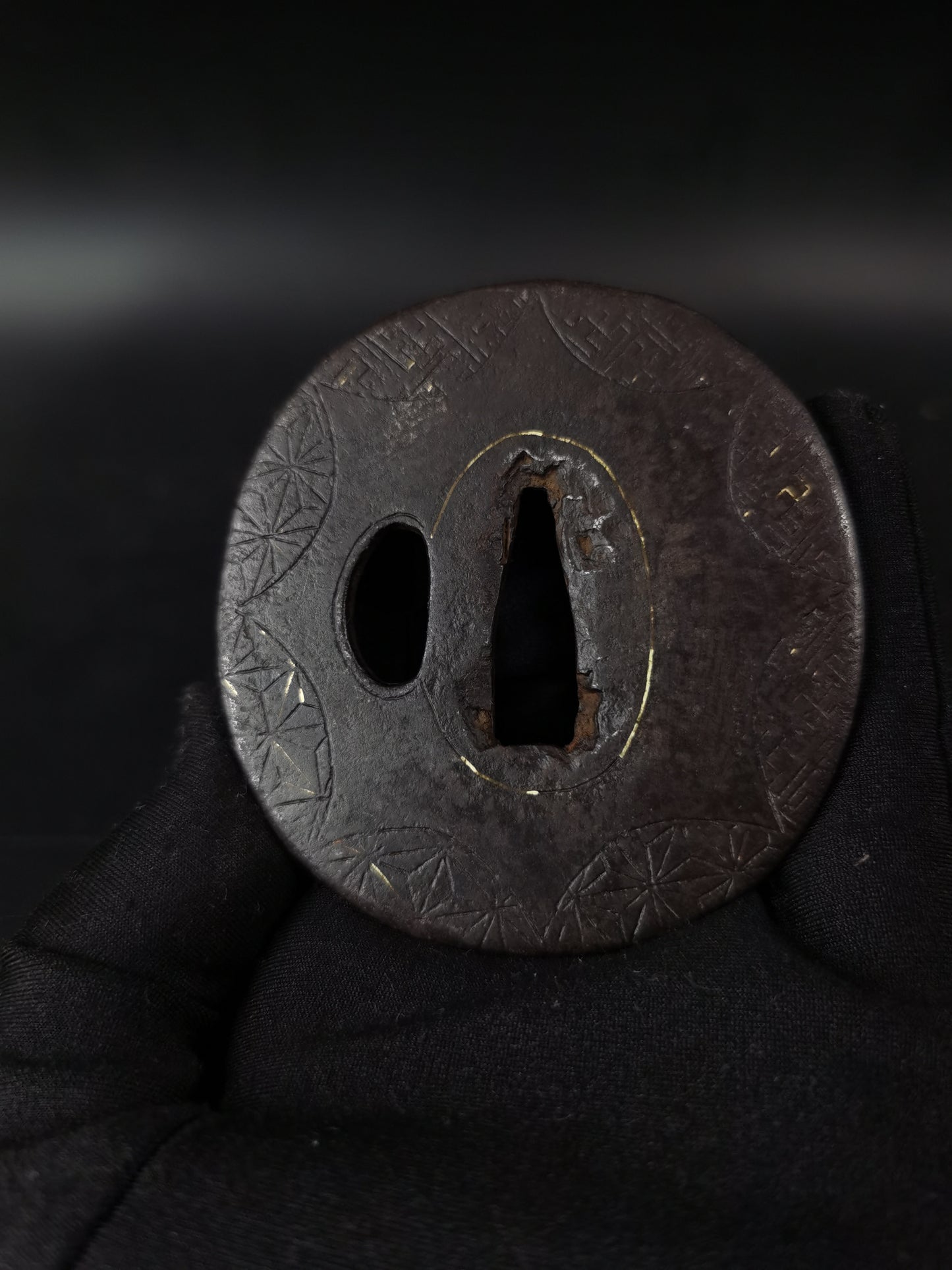 Japanese Floral pattern Tsuba for Wakziashi Edo Period Antique A279