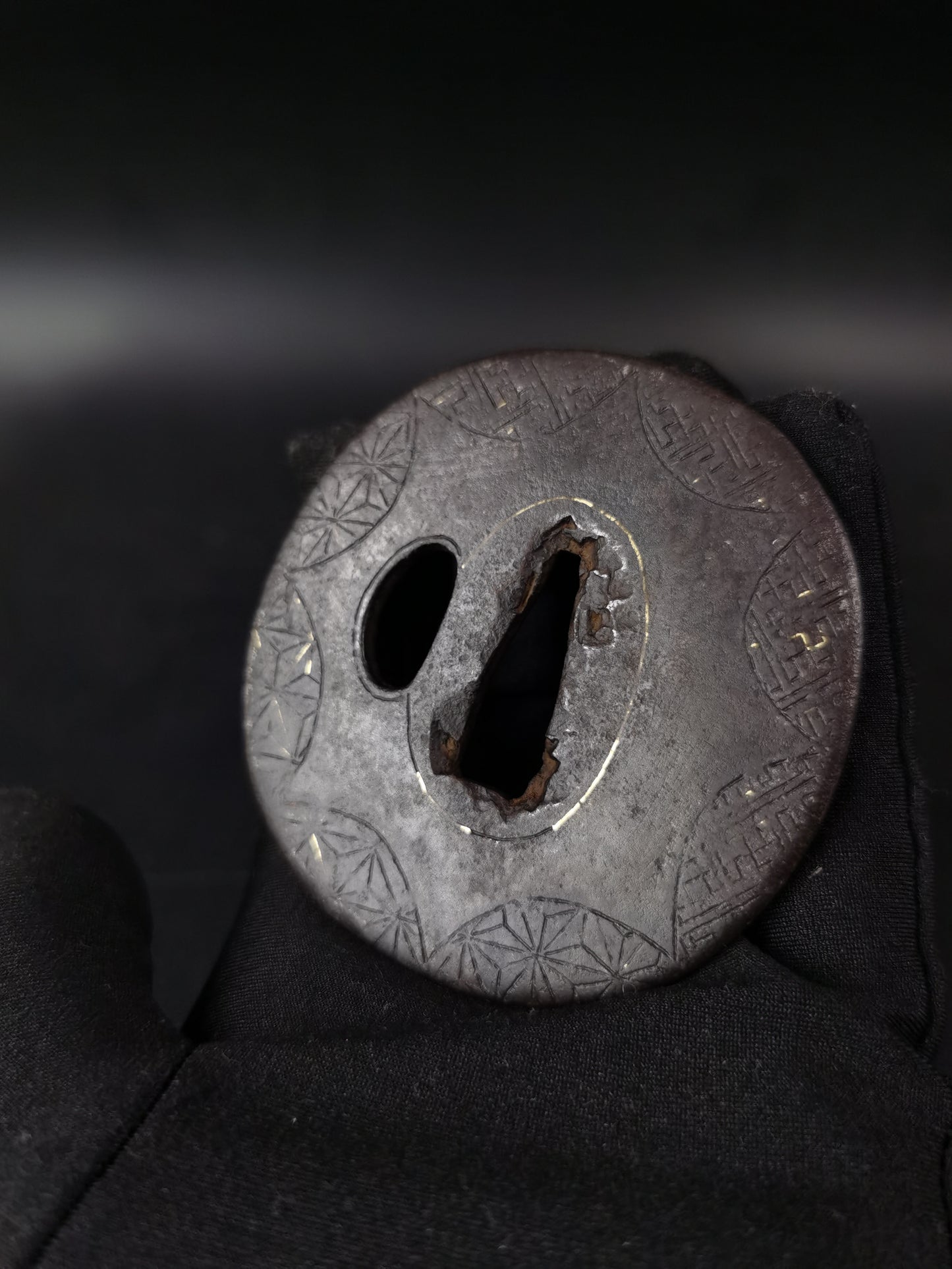 Japanese Floral pattern Tsuba for Wakziashi Edo Period Antique A279