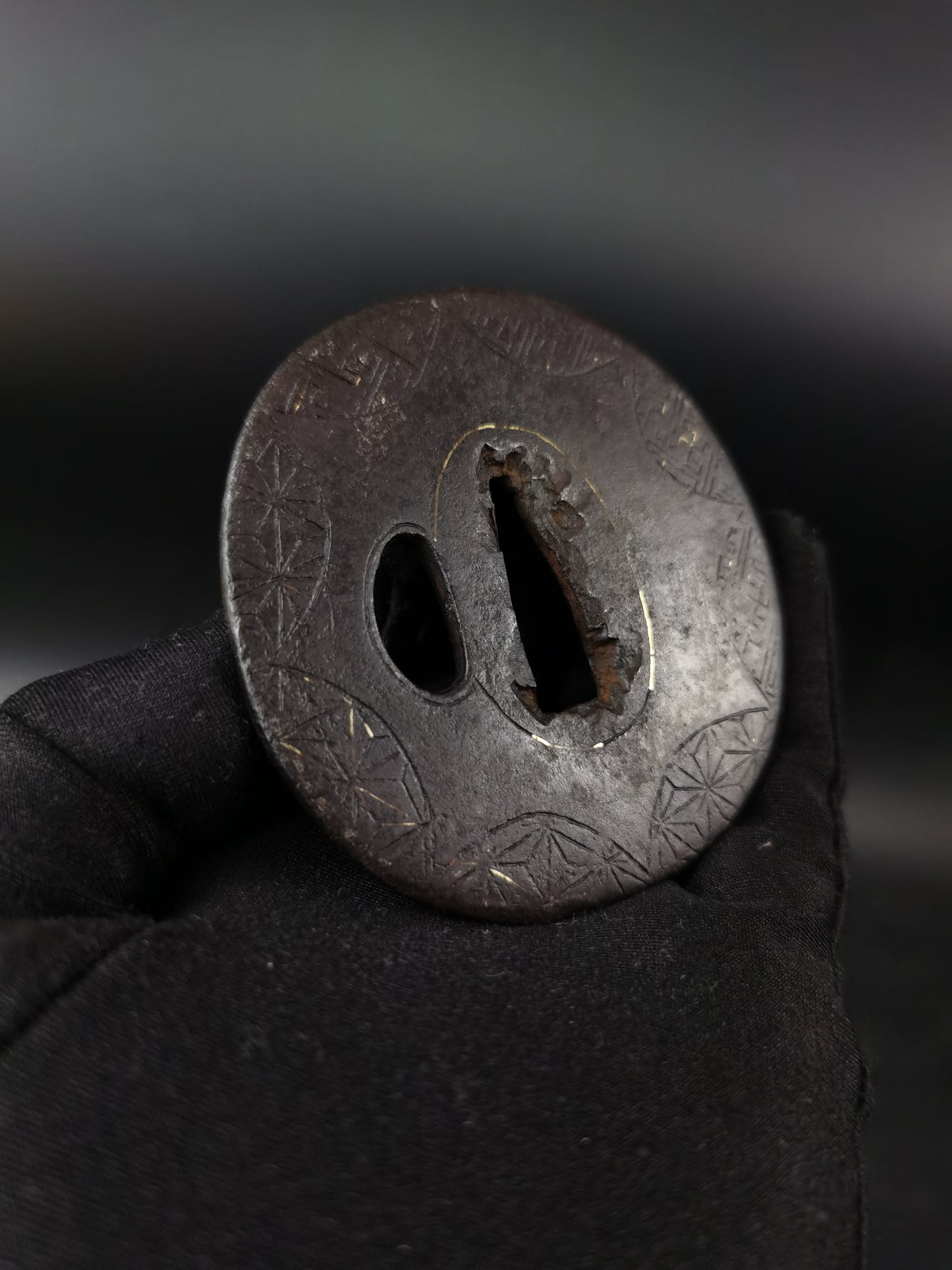Japanese Floral pattern Tsuba for Wakziashi Edo Period Antique A279
