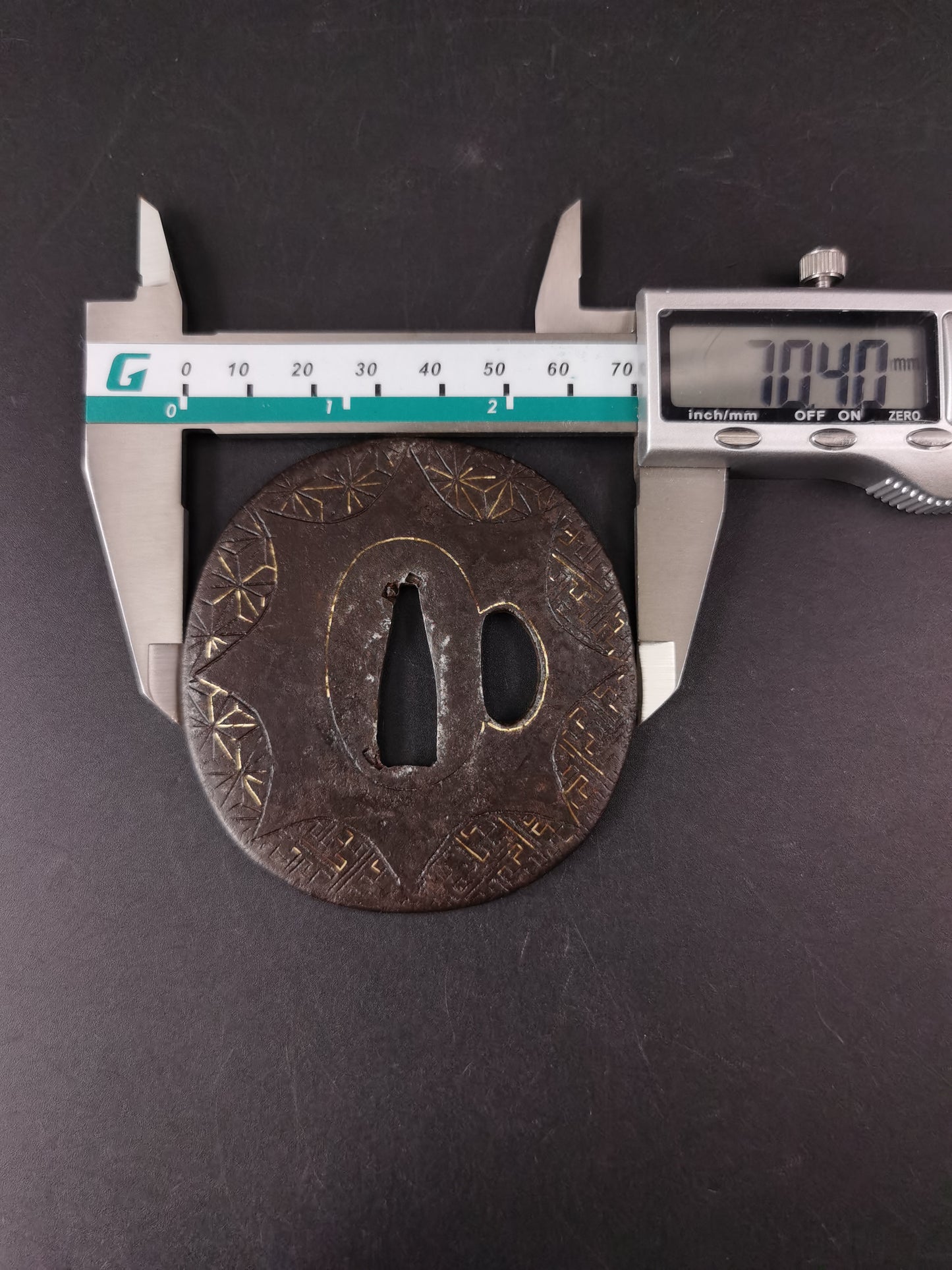 Japanese Floral pattern Tsuba for Wakziashi Edo Period Antique A279