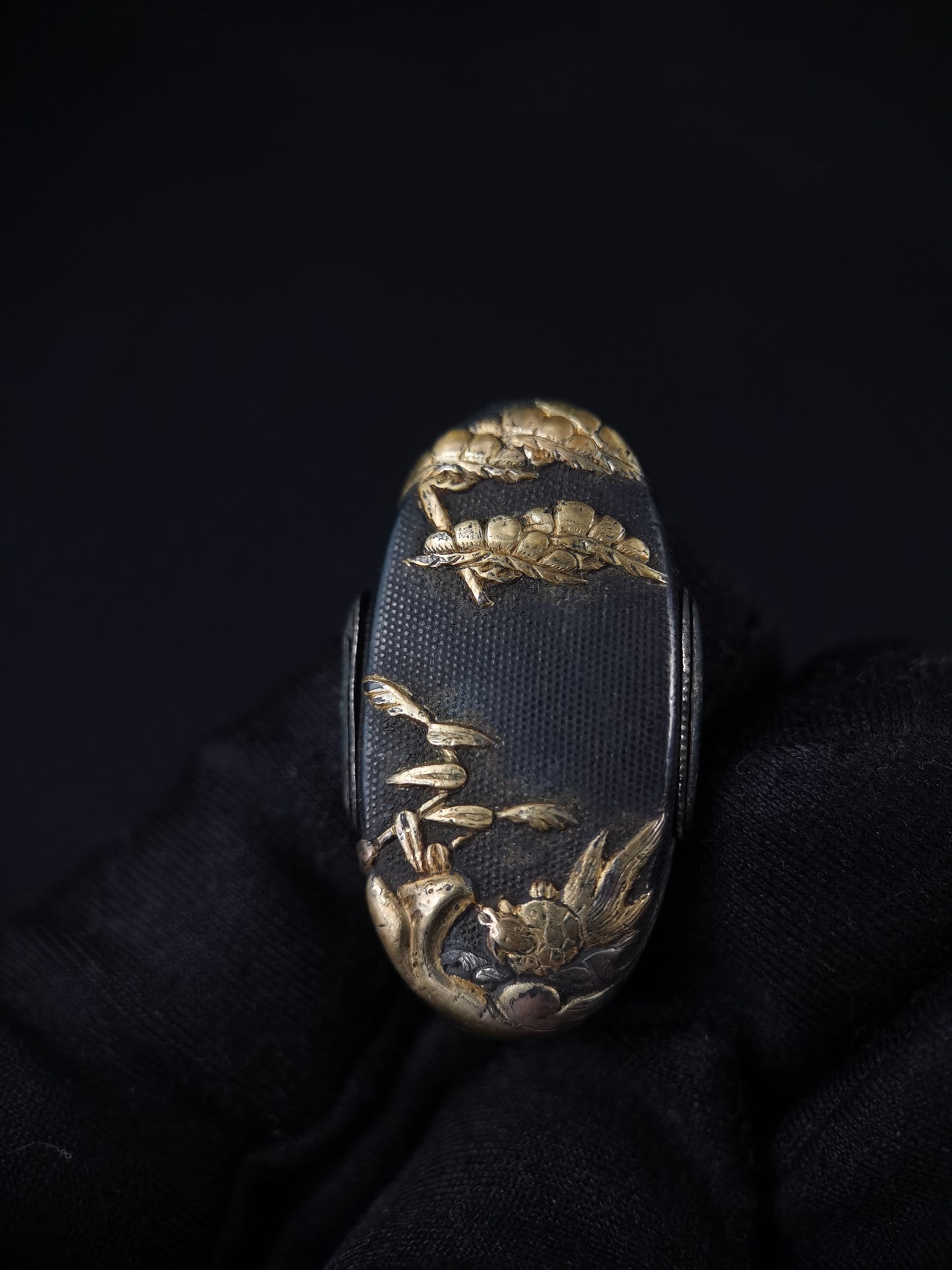 Japanese Wave and turtle Fuchi & Kashira for Katana Edo Period Antique B160