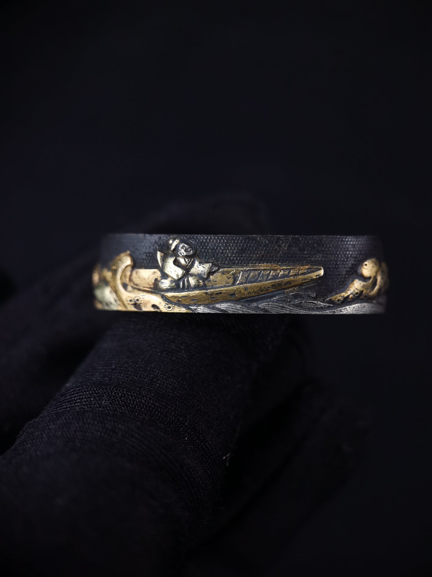 Japanese Wave and turtle Fuchi & Kashira for Katana Edo Period Antique B160