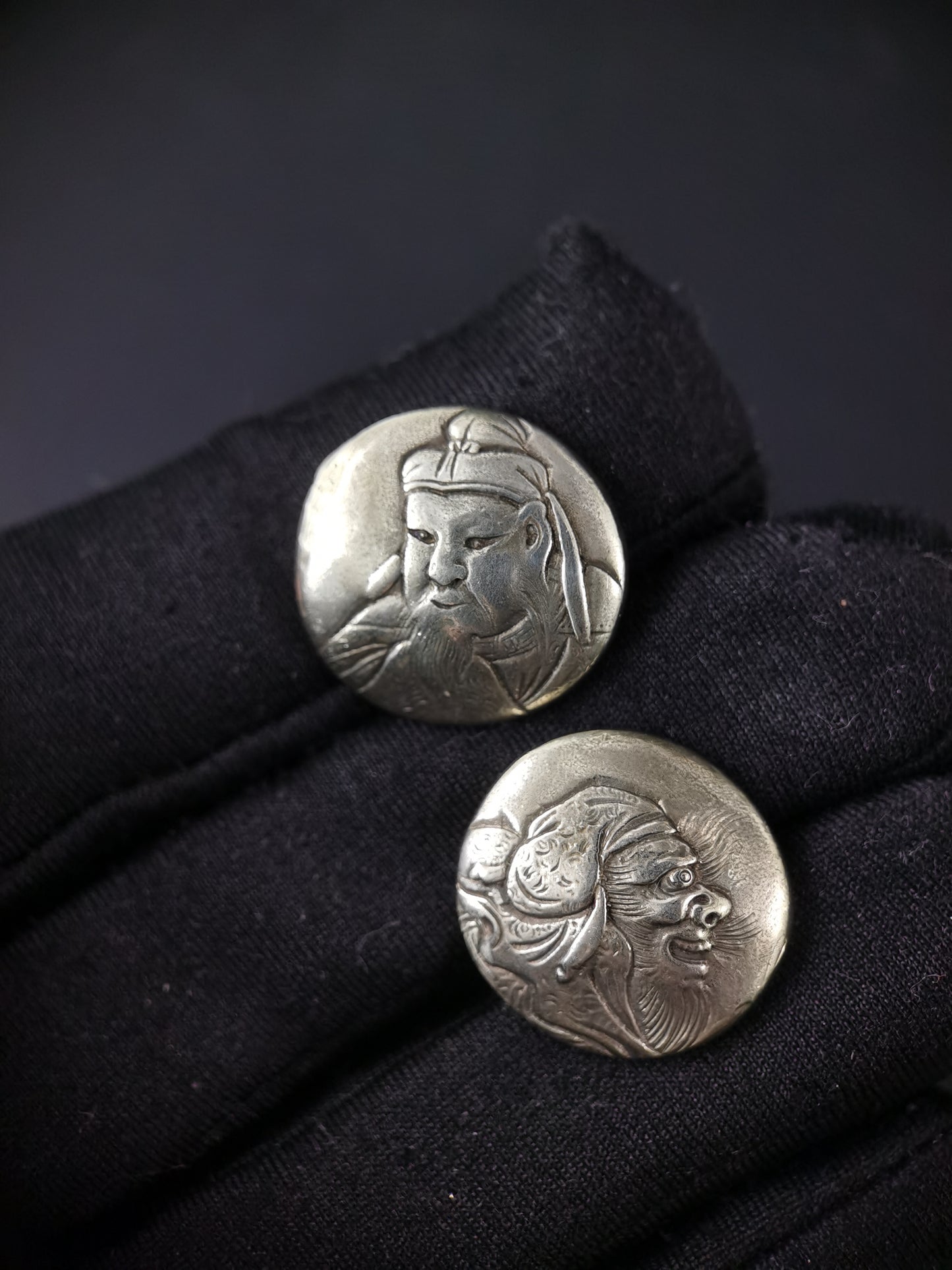 Japanese Type Romance of The Three Kingdoms Pattern Round Menuki for Tanto Y120