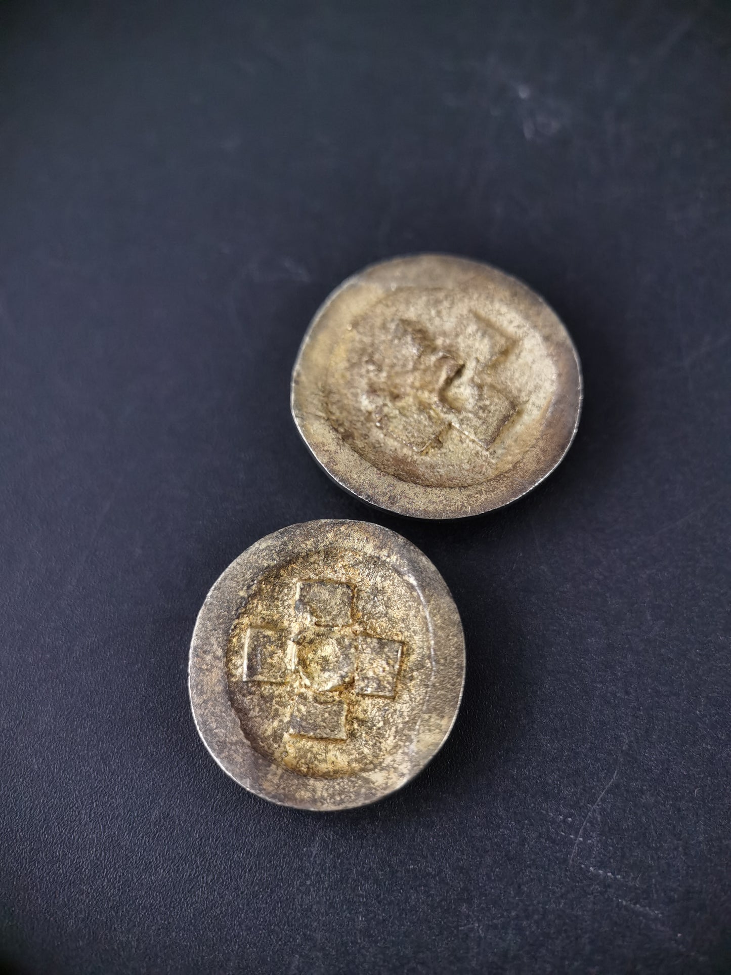 Japanese Type Romance of The Three Kingdoms Pattern Round Menuki for Tanto Y120