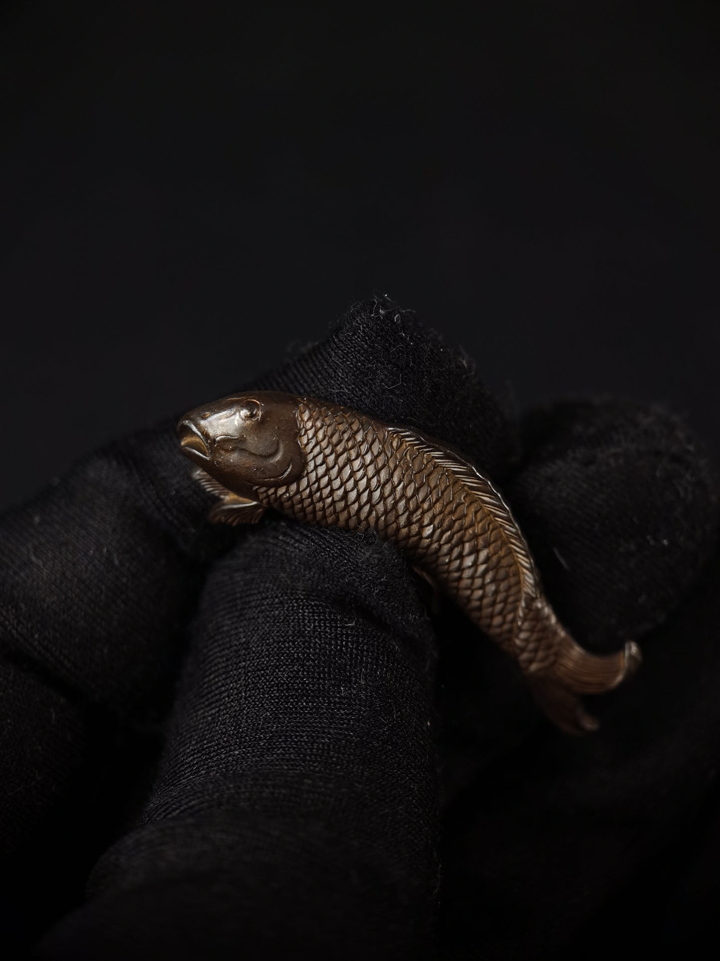 Japanese Type Carp Pattern Menuki for Katana and wakziashi , Y186