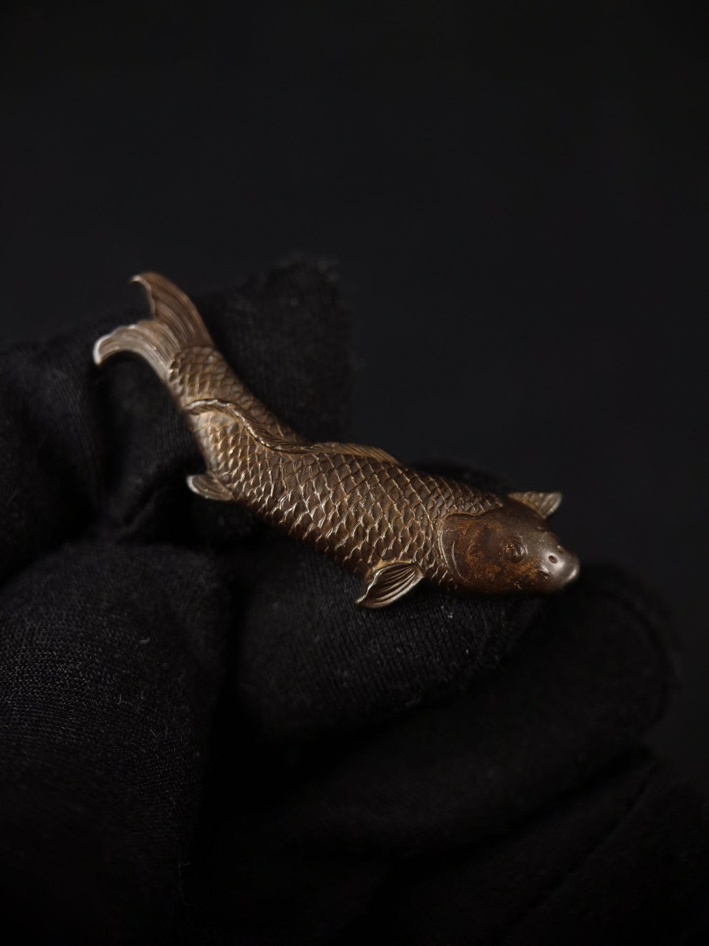 Japanese Type Carp Pattern Menuki for Katana and wakziashi , Y186