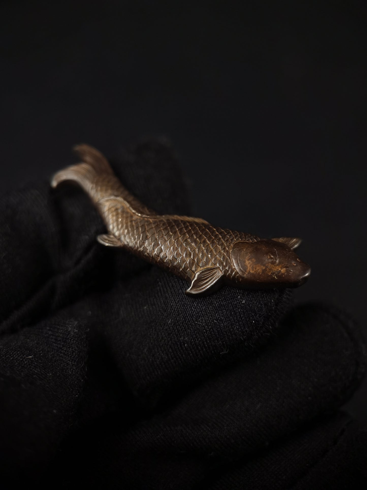 Japanese Type Carp Pattern Menuki for Katana and wakziashi , Y186