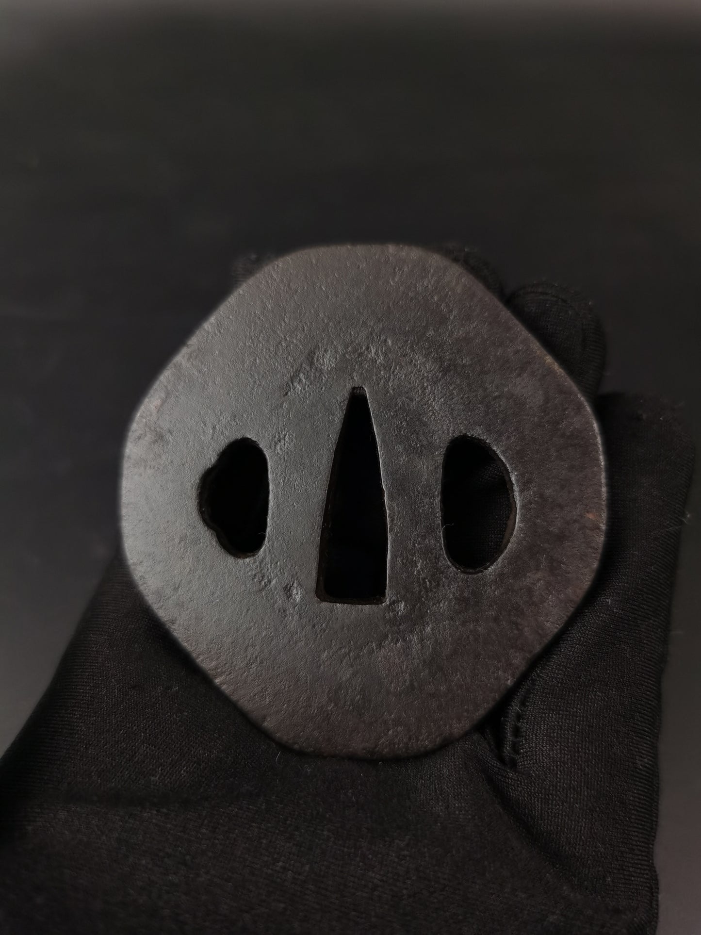 Japanese Type plain iron Tsuba for Wakziashi Edo Period Antique A287
