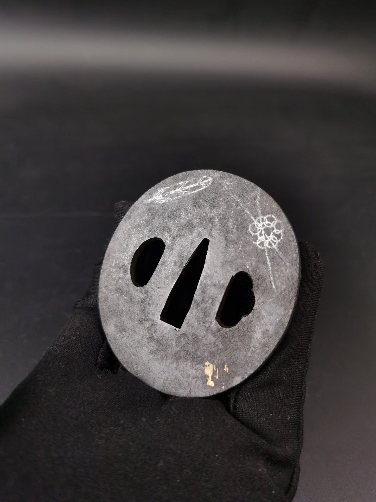 Japanese Type ovalifolium  Pattern Tsuba for Wakziashi and Tanto Edo Period Antique A292