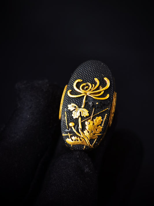 Japanese Chrysanthemum Pattern Single Kashira for Katana Wakziashi Edo Period Antique G061
