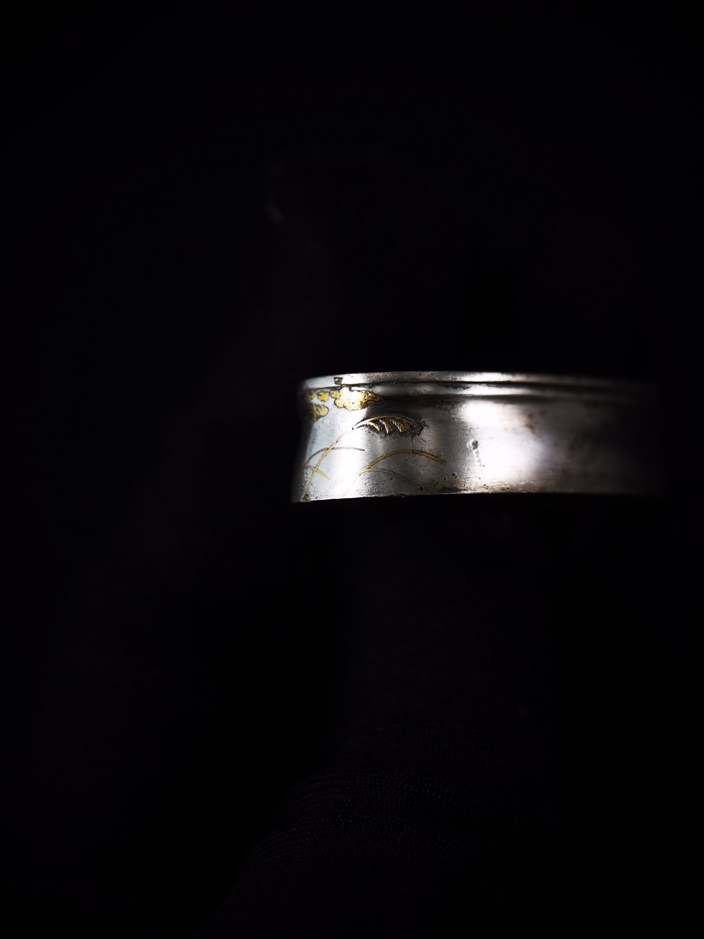 Japanese Reeds Under Moon Pattern Single Fuchi for Katana Wakziashi Edo Period Antique F197