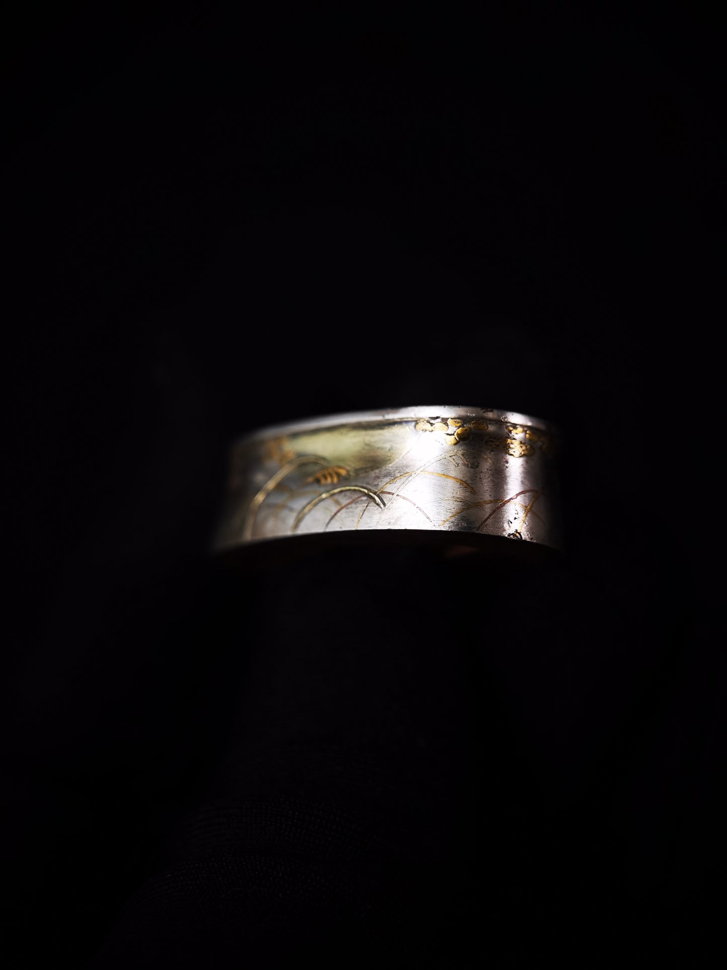 Japanese Reeds Under Moon Pattern Single Fuchi for Katana Wakziashi Edo Period Antique F197