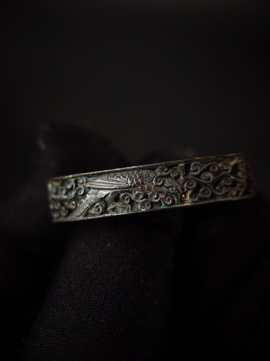 Japanese Eagle & Monkey with Arabesque Scroll Pattern Single Fuchi for Katana Wakziashi Edo Period Antique F198