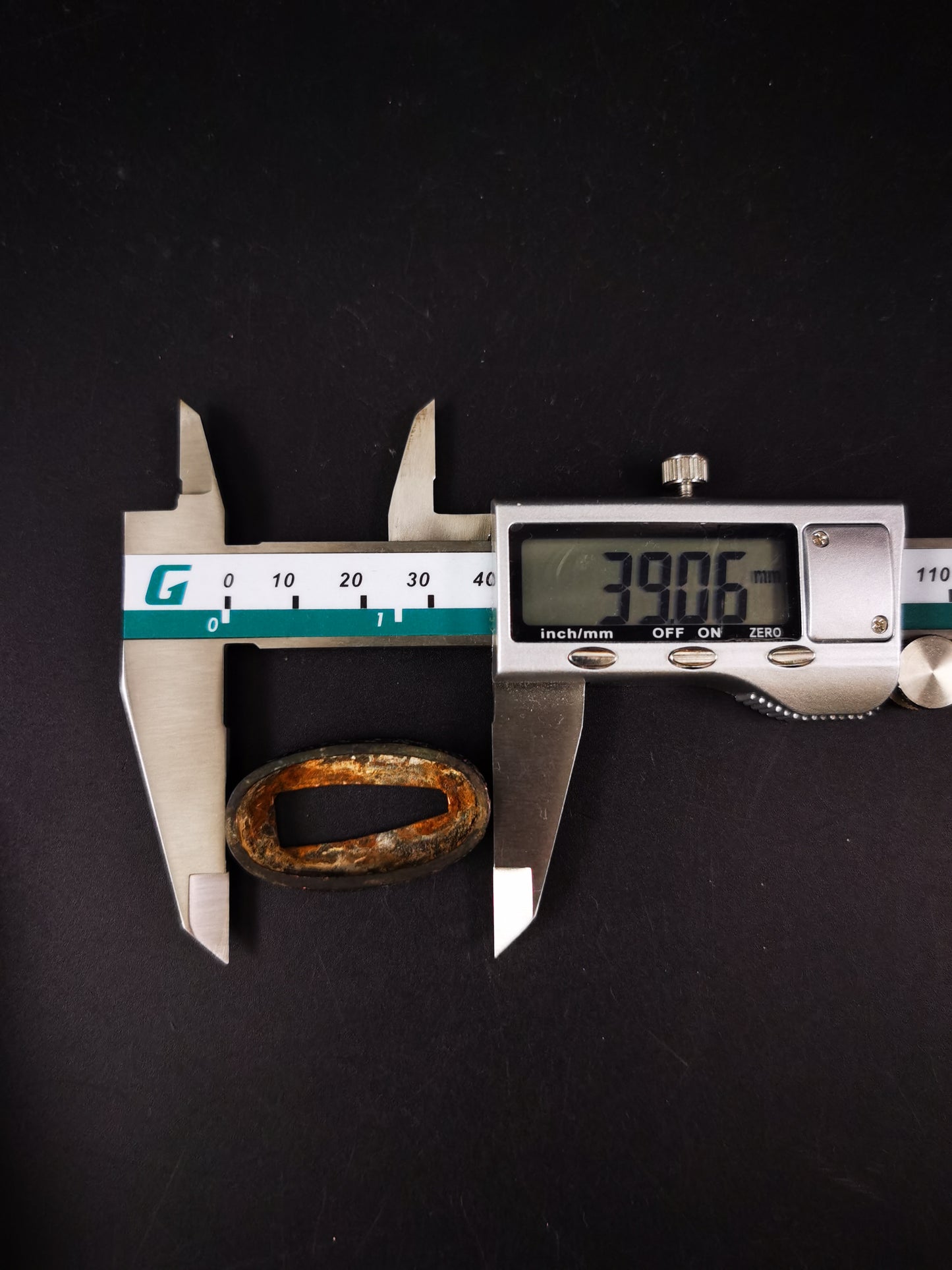 Japanese Eagle & Monkey with Arabesque Scroll Pattern Single Fuchi for Katana Wakziashi Edo Period Antique F198