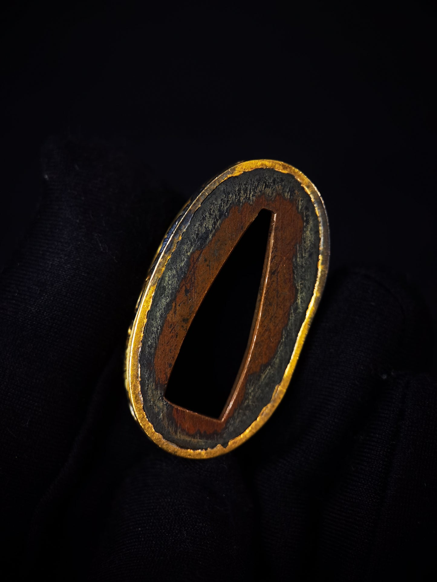 Japanese Chrysanthemums by Flowing Water Pattern Single Fuchi for Katana Wakziashi Edo Period Antique F199